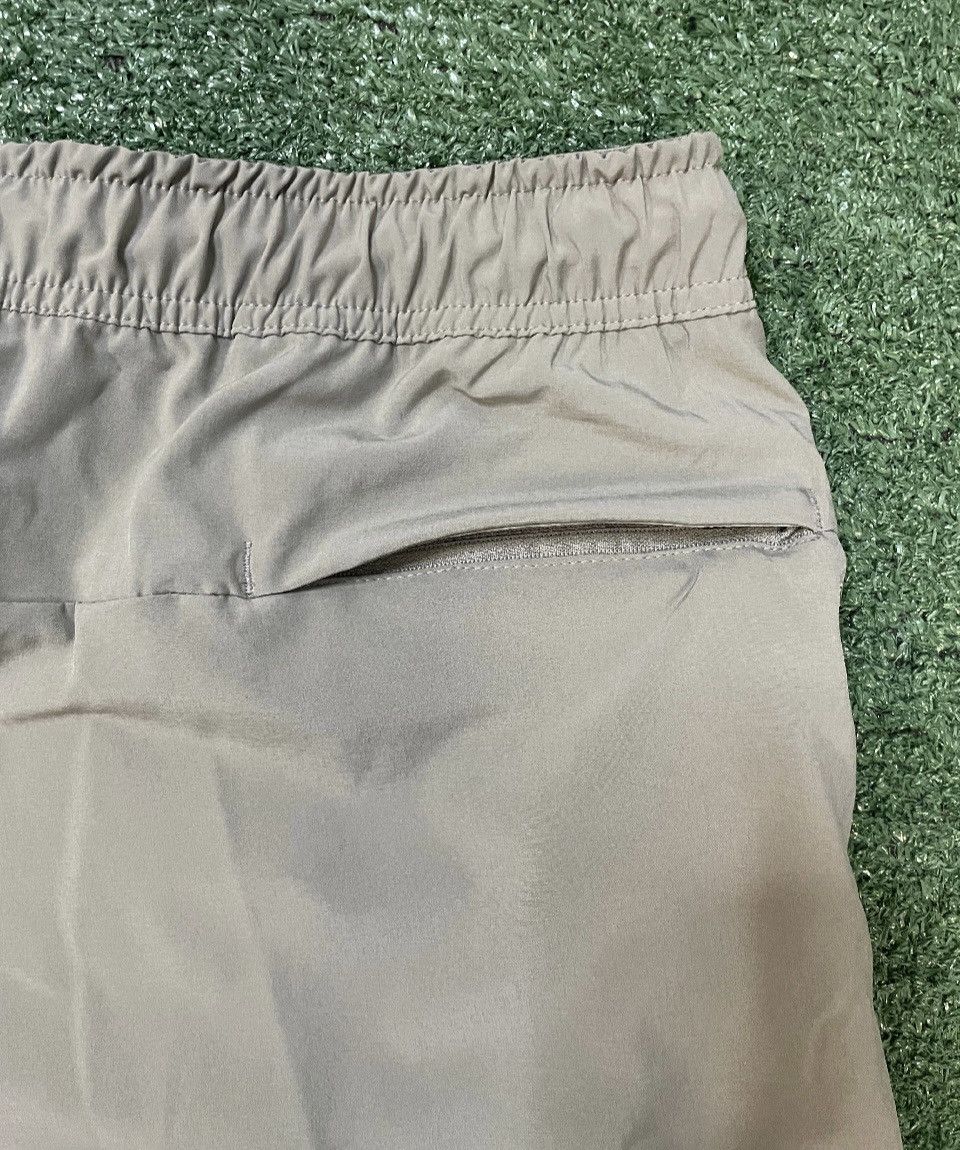Nike Nike unlimited swoosh shorts Size US 36 / EU 52 - 4 Thumbnail
