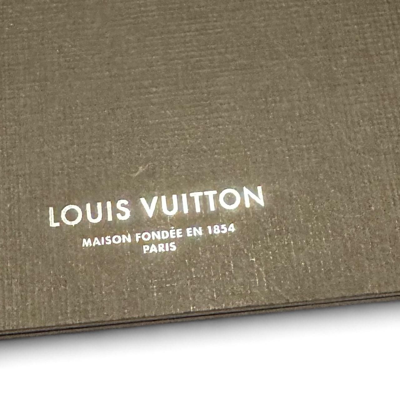 Louis Vuitton Louis Vuitton Horlogerie / Watchmaking Directory Size ONE SIZE - 2 Thumbnail