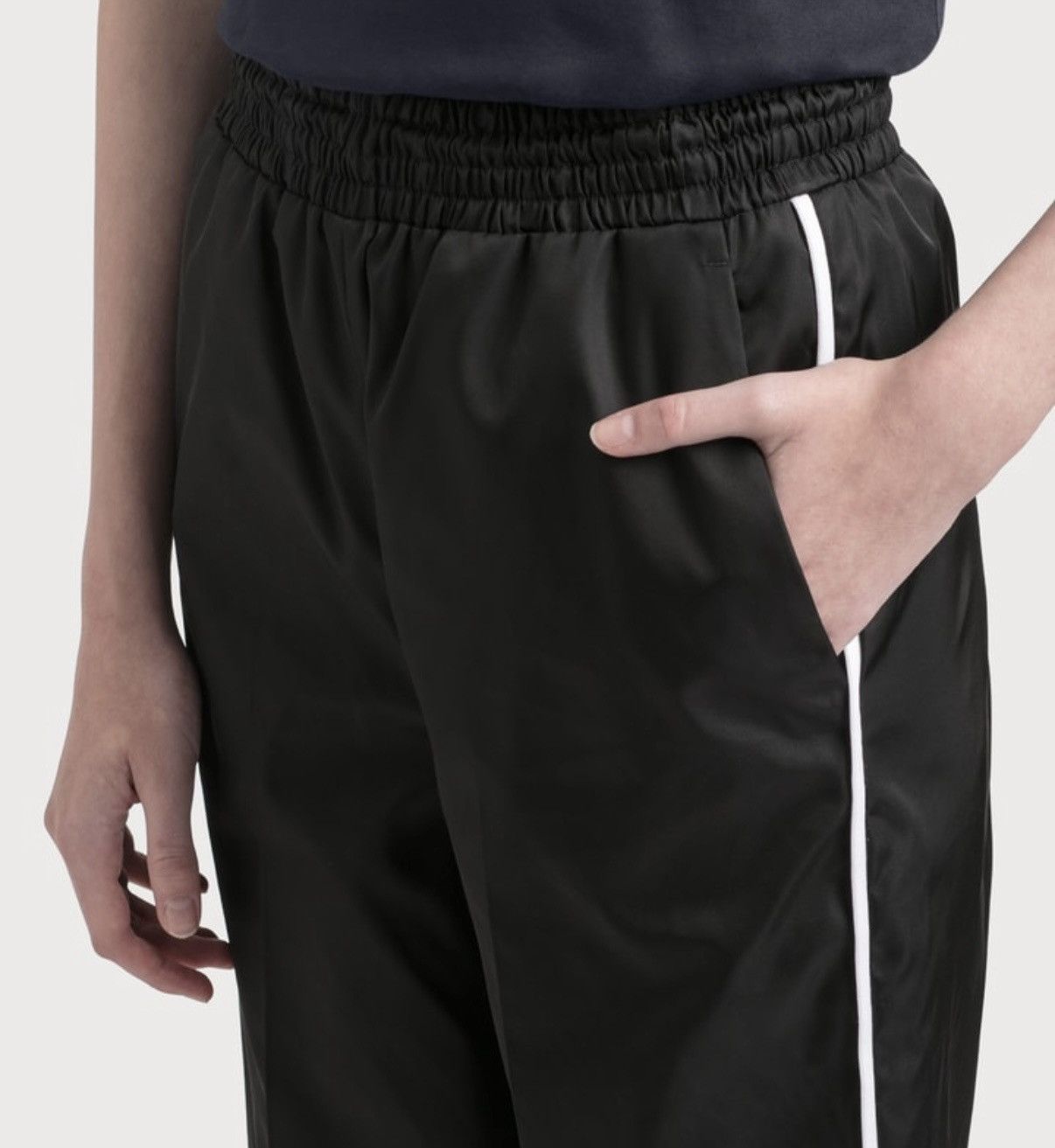 Prada PRADA Nylon Bermuda Shorts with White Piping Size 27" / US 4 / IT 40 - 3 Thumbnail