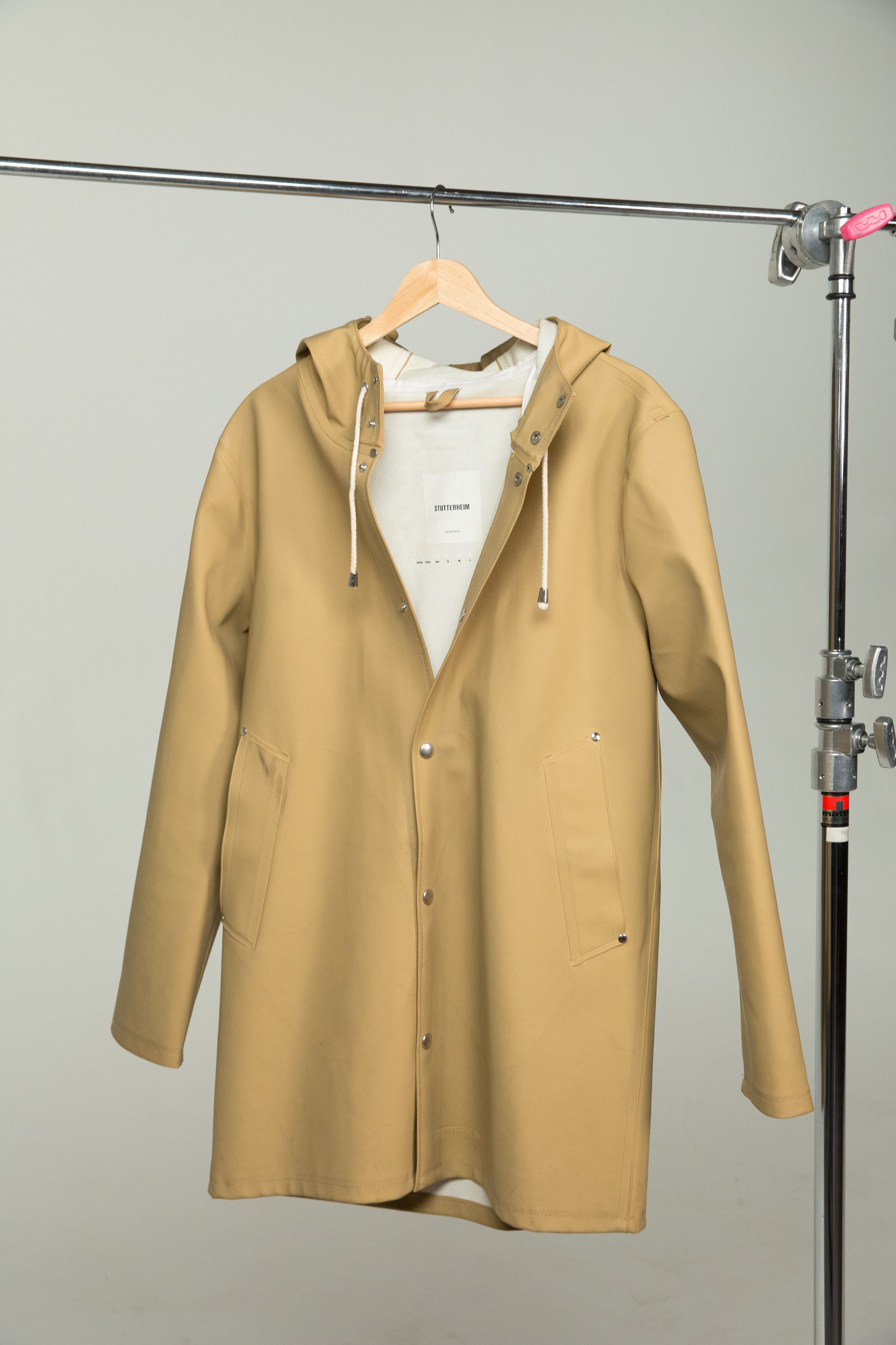 Stutterheim Stutterheim Stockholm Raincoat in Sand Size US S / EU 44-46 / 1 - 16 Thumbnail