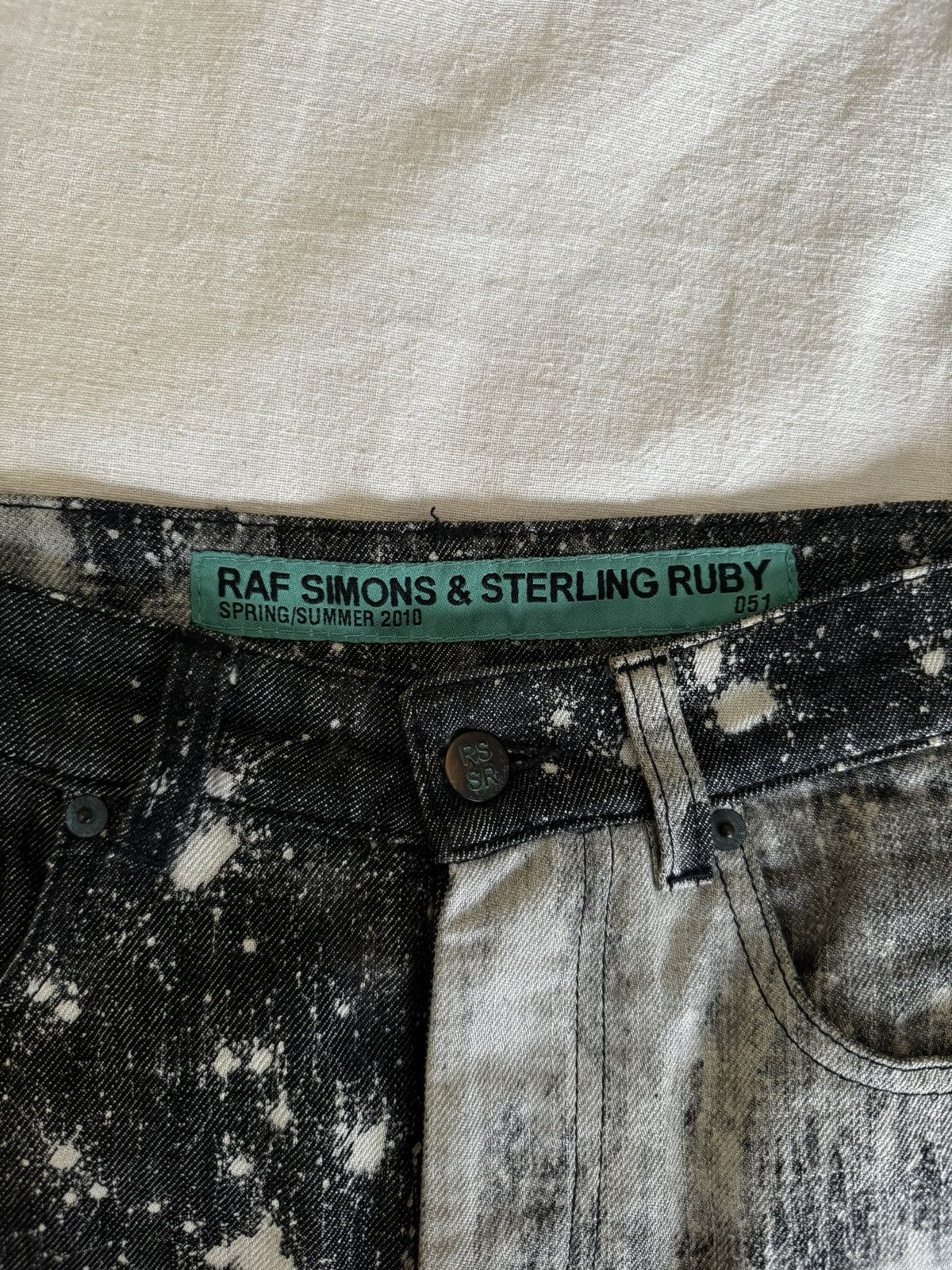 Raf Simons × Sterling Ruby Raf Simons / Sterling Ruby SS10 Hand Bleached Denim Shorts Size US 28 / EU 44 - 5 Thumbnail
