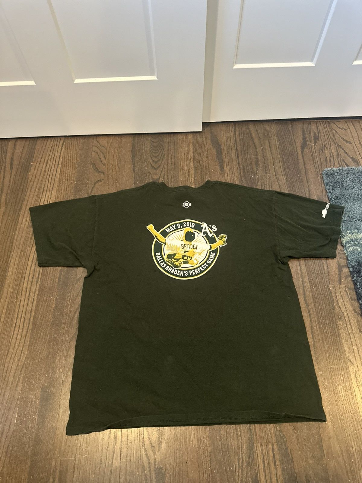 Gildan Oakland A’s RARE VINTAGE SHIRT Size US XL / EU 56 / 4 - 2 Thumbnail