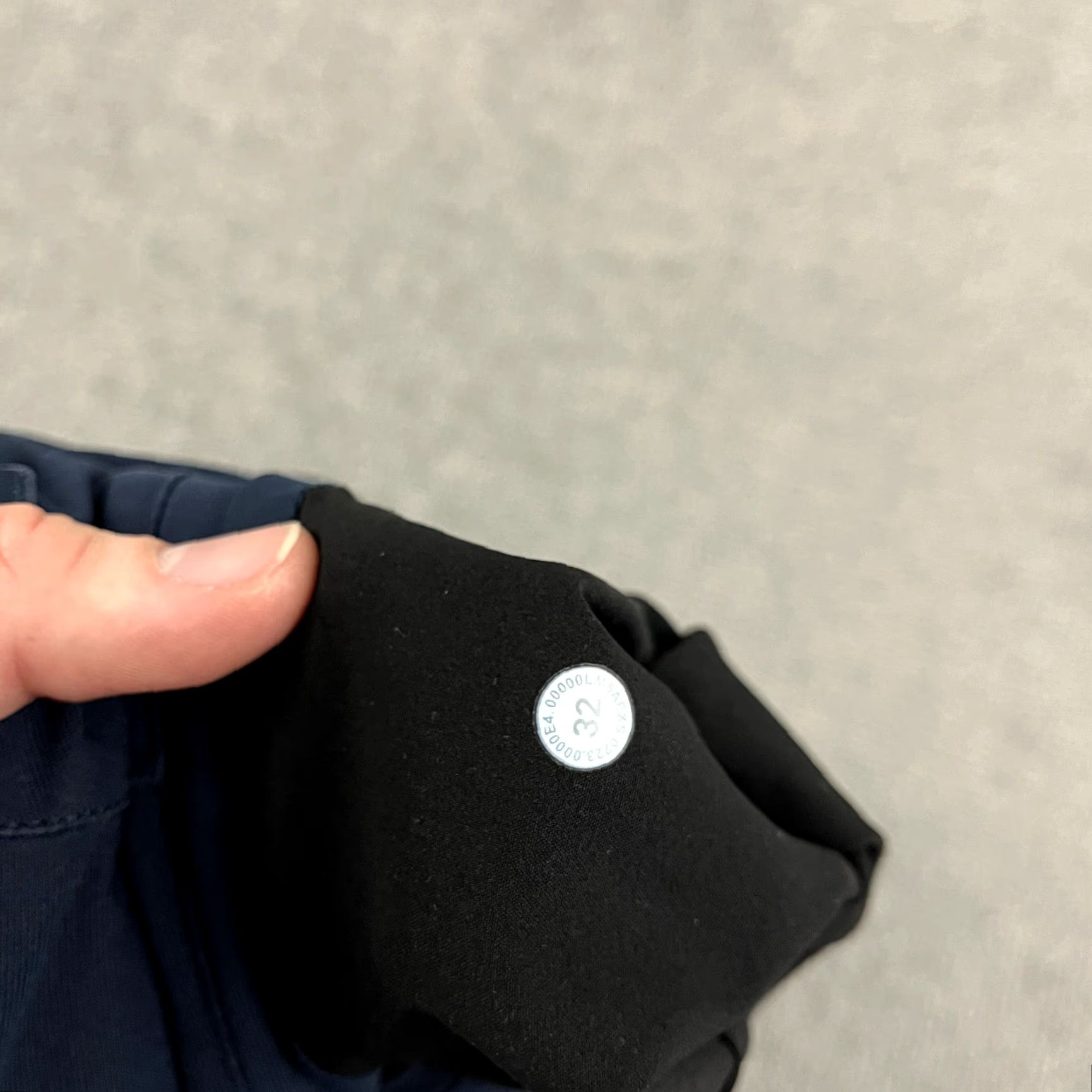 Lululemon LULULEMON Pants Mens 32x32 Navy Blue Commission Classic Golf Travel Performance Shirt? Size US 32 / EU 48 - 2 Thumbnail