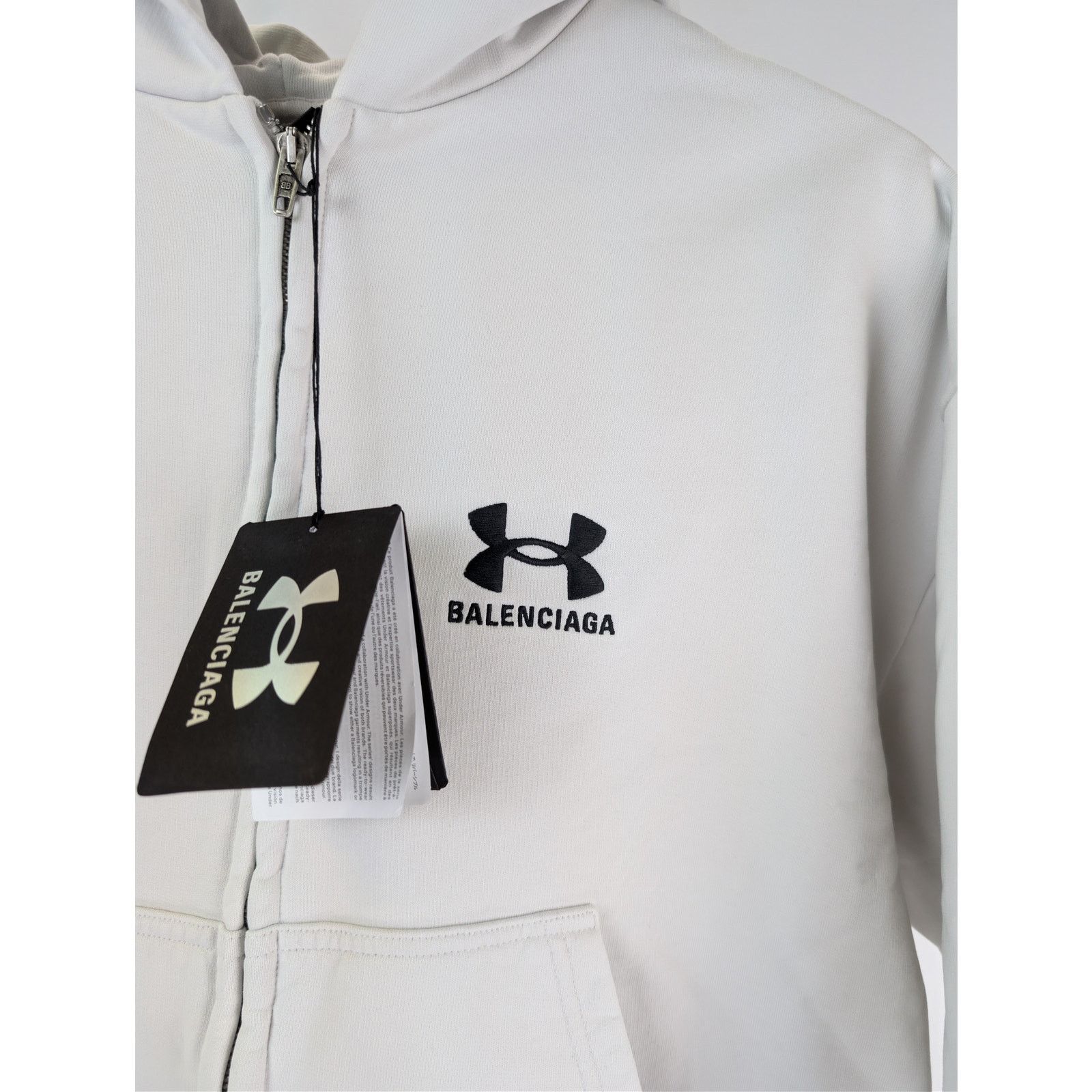 Balenciaga × Under Armour o1rshd1 UA Regular Zip-up Hoodie in Dirty White/Black Size US XXL / EU 58 / 5 - 7 Thumbnail