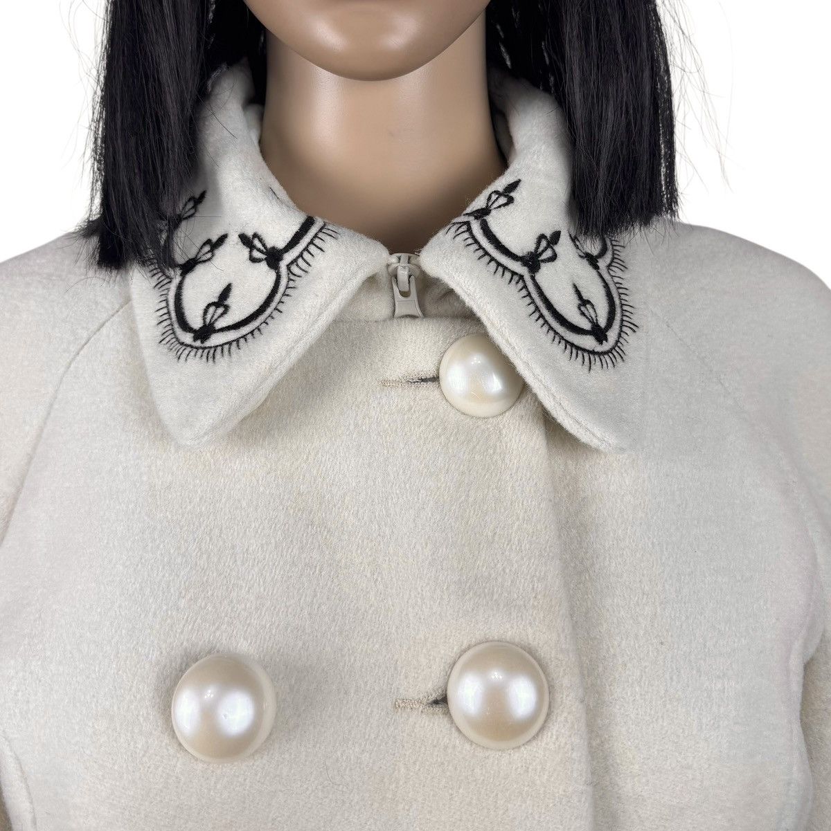 Moschino Moschino Cheap and Chic Vintage Wool Coat Embroidered Floral Size M / US 6-8 / IT 42-44 - 11 Thumbnail