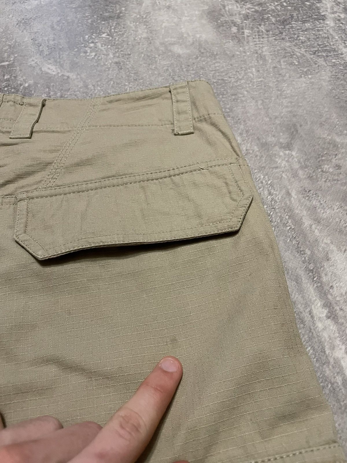 Dickies × Vintage Vintage Dickies Baige Cargo Shorts Size 30 Size US 30 / EU 46 - 16 Thumbnail