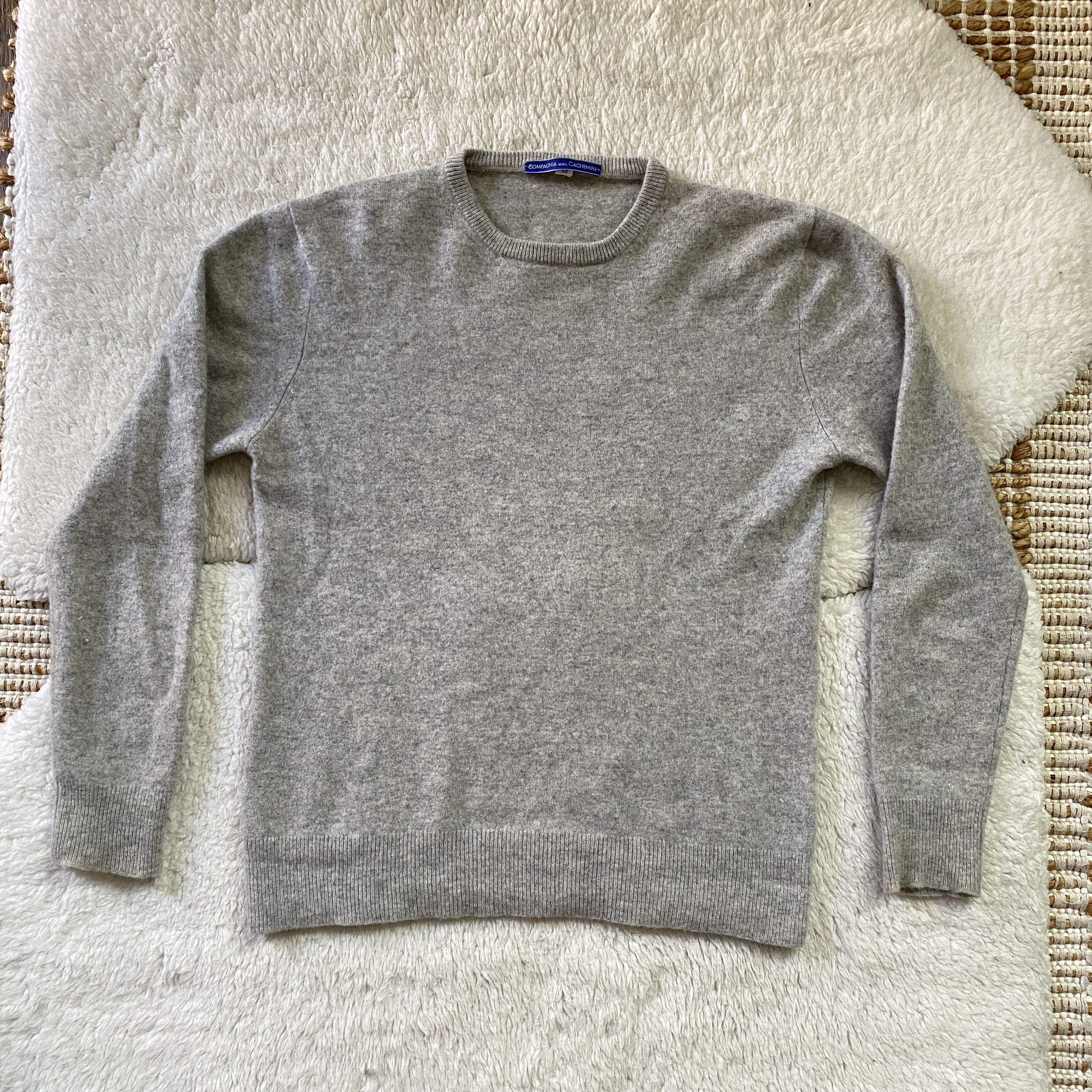 Other Italian Luxury 100% Cashmere Grey Crewneck Sweater Size M / US 6-8 / IT 42-44 - 1 Thumbnail