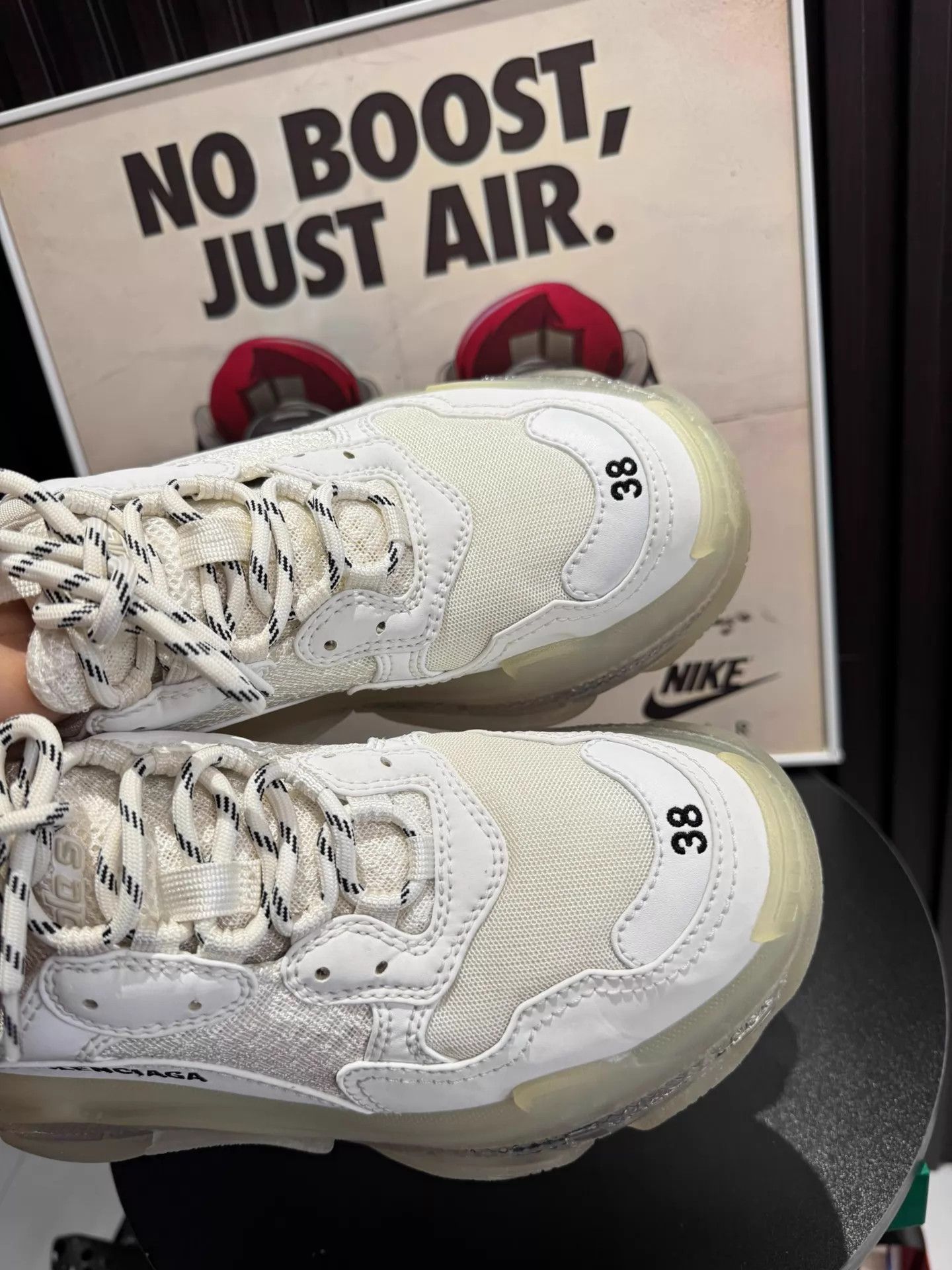 Balenciaga Balenciaga Triple S low-top dad shoe women's white Size US 7.5 / IT 37.5 - 7 Thumbnail