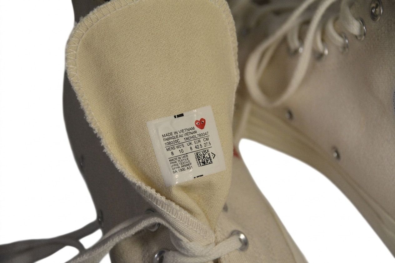 Comme des Garcons Comme des Garçons PLAY x Converse Chuck Taylor All Star High Top Off-White Size US 9 / IT 39 - 2 Thumbnail