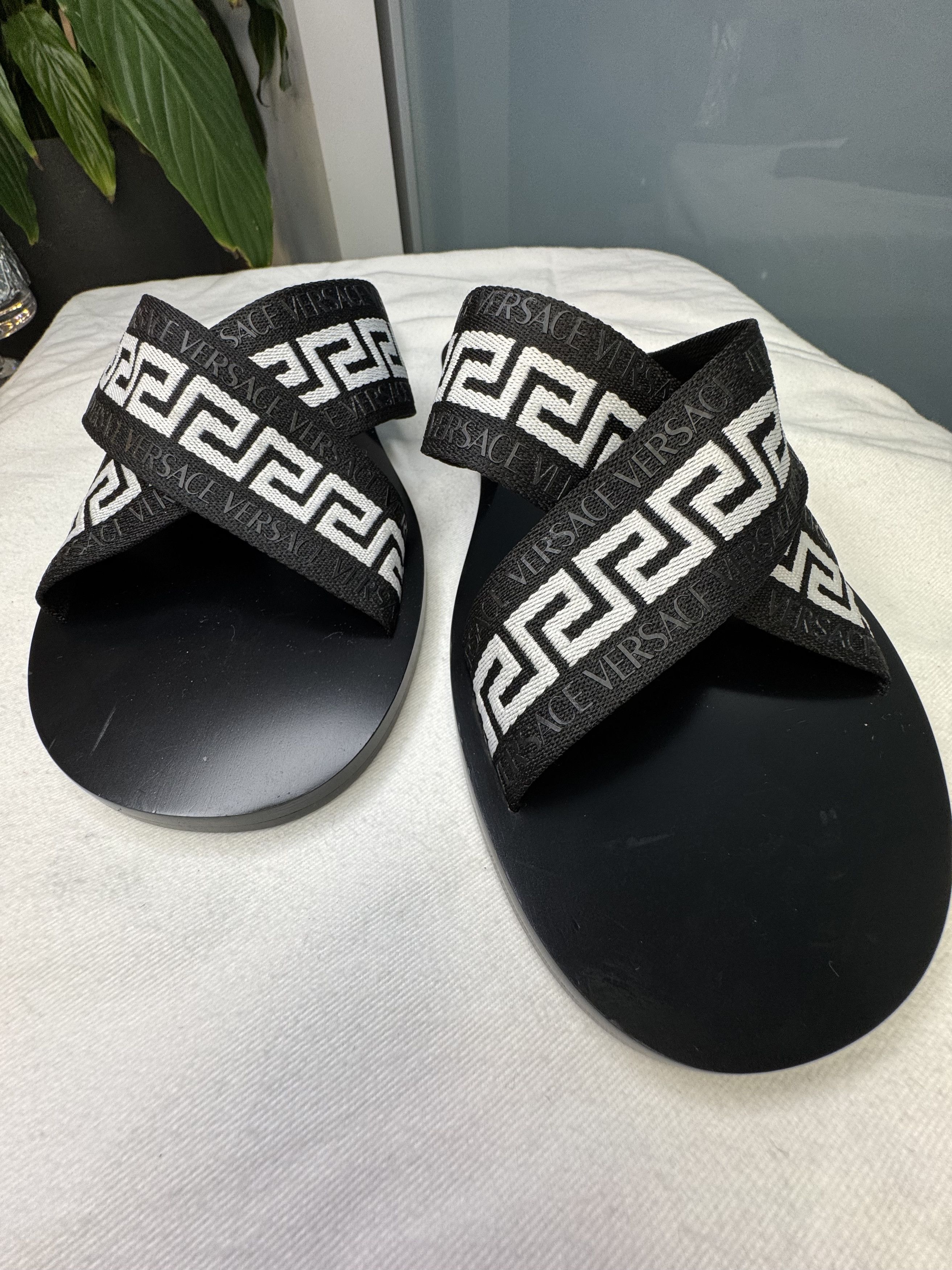 Versace Versace Black/White Greca Sandals Size US 9.5 / EU 42-43 - 4 Thumbnail
