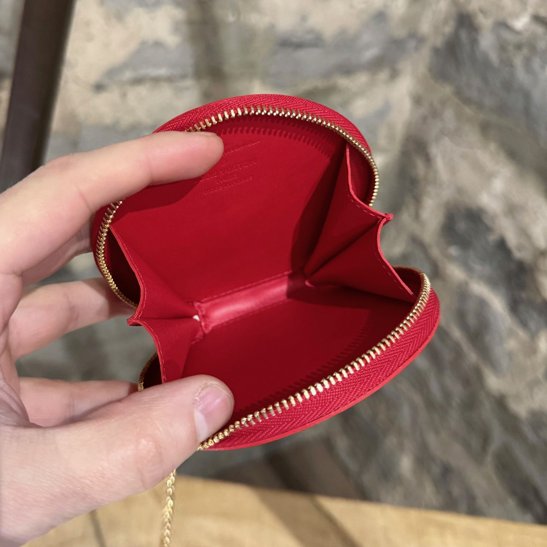 Louis Vuitton × Yayoi Kusama Louis Vuitton X Yayoi Kusama Red Vernis Dot Coin Purse Size ONE SIZE - 8 Thumbnail