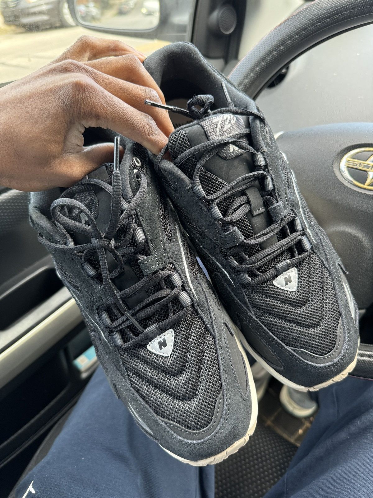 New Balance 725