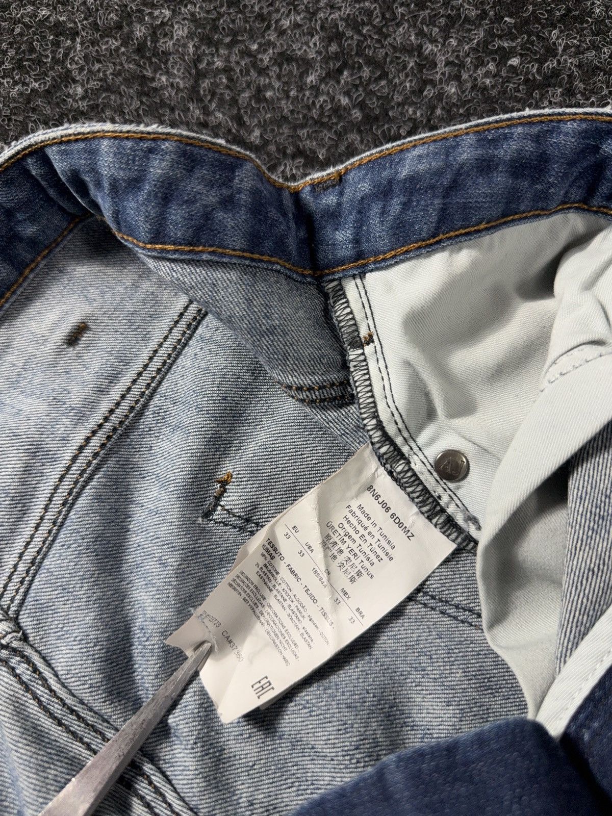 Giorgio Armani 00s AJ Armani Jeans J06 Slim Fit Dirty Distressed Jeans Size US 33 - 12 Thumbnail