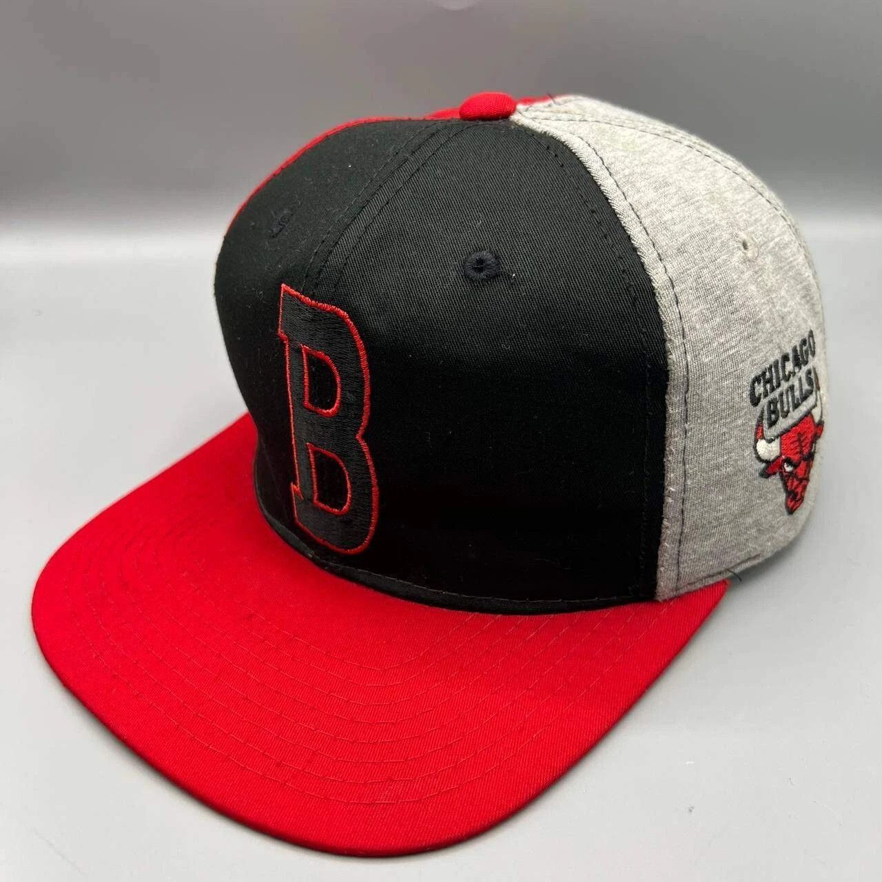 Starter × Vintage Chicago Bulls Hat Men Black Red Starter NBA Snap Back Cap Size ONE SIZE - 1 Thumbnail