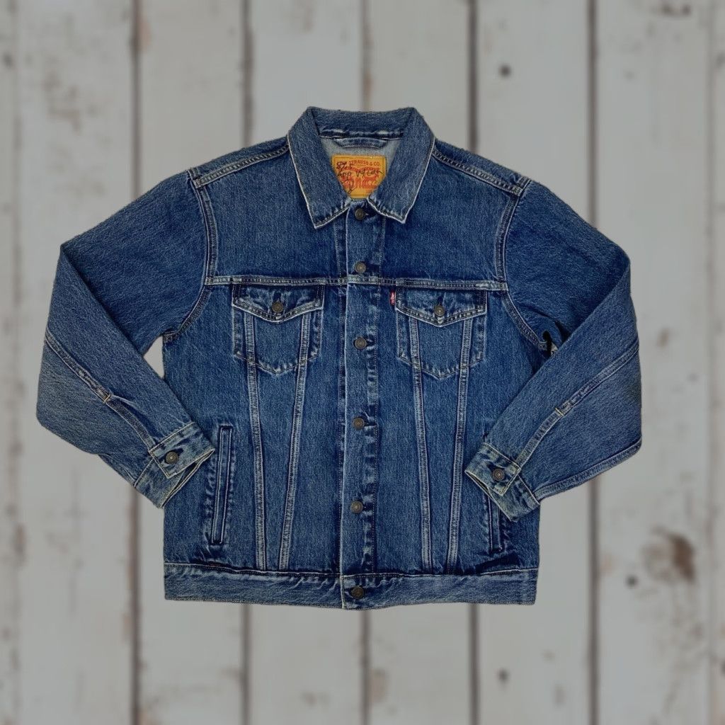 Levi's VINTAGE Levi's Trucker Jacket Denim Sample Stock Blue M Men Medium Jeans Jacket Collared Lined Size US M / EU 48-50 / 2 - 1 Thumbnail