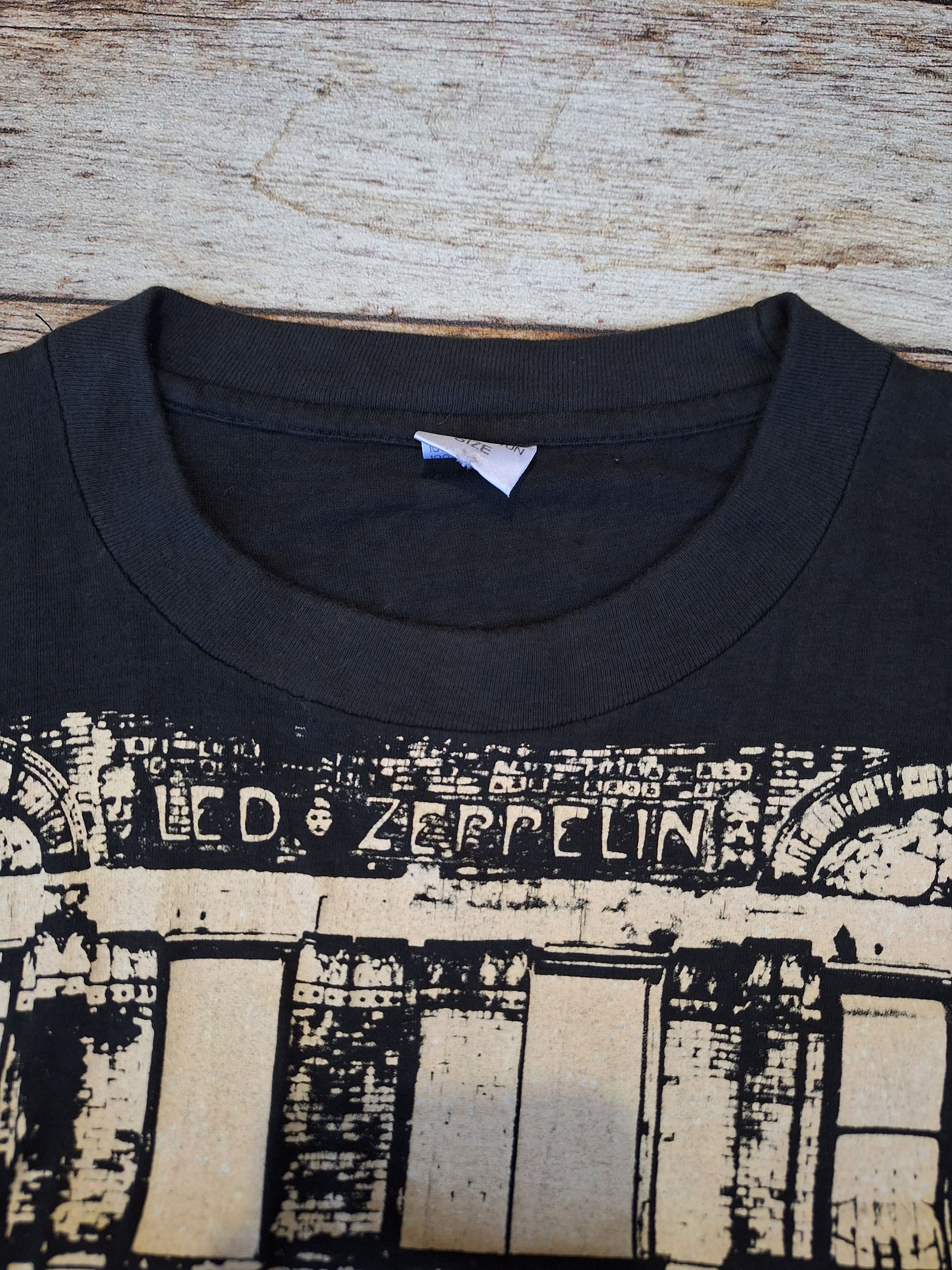Band Tees Vintage 90s Led Zeppelin Physical Graffiti album Size US L / EU 52-54 / 3 - 7 Thumbnail