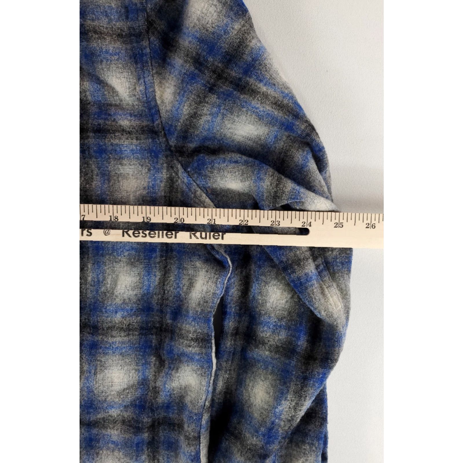 Pendleton Pendleton Lodge 100% Wool Button Up Shirt Blue Gray Plaid Long Sleeve Mens XL Women? Size US XL / EU 56 / 4 - 5 Thumbnail