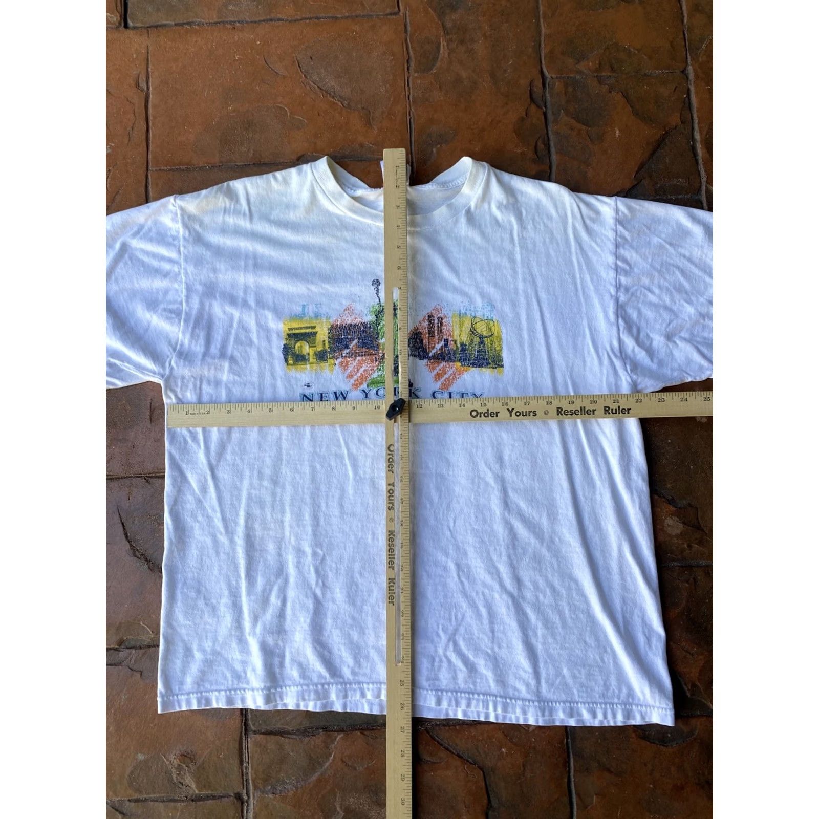 Fruit Of The Loom VINTAGE New York City Skyline Twin Towers Statue Of Liberty T-Shirt XL White Cotton Fruit of the Loom 90s Mens Short Sleeve Crew Neck Graphic Print Size US XL / EU 56 / 4 - 6 Thumbnail