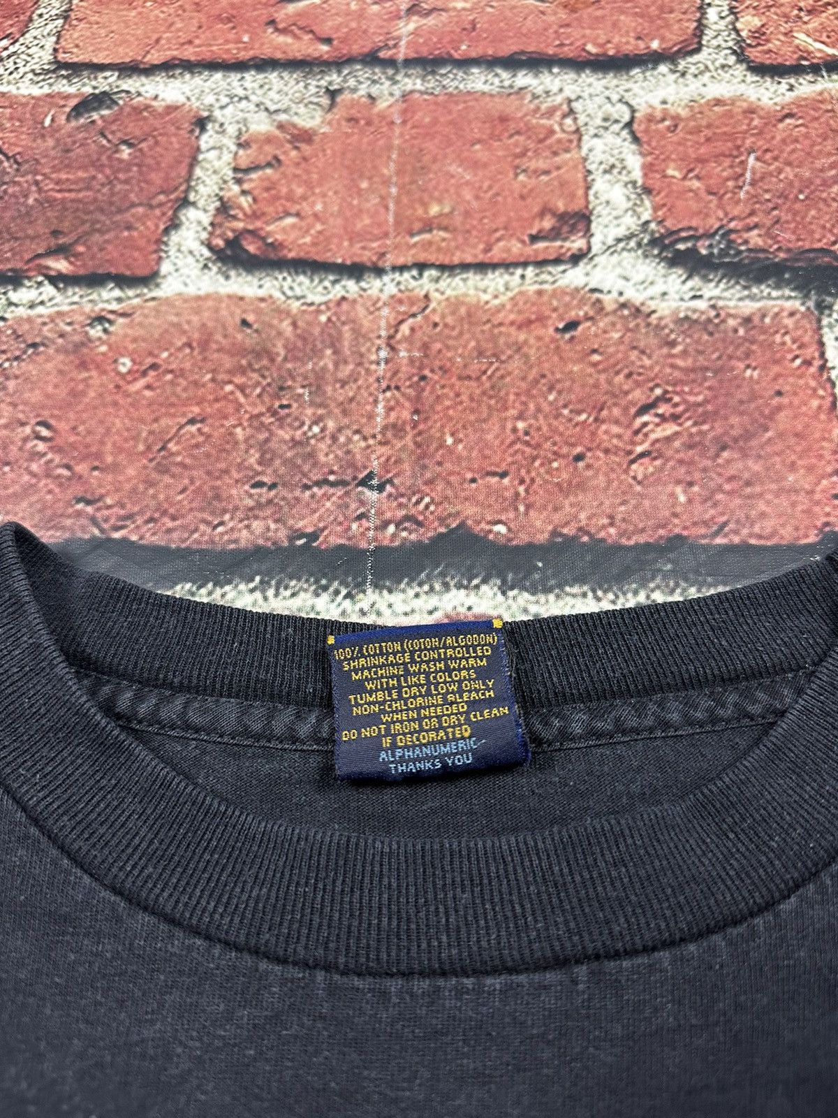 Alphanumeric Vintage Alphanumeric Desensitize Heart Grenade Skate T Shirt Size US L / EU 52-54 / 3 - 10 Thumbnail