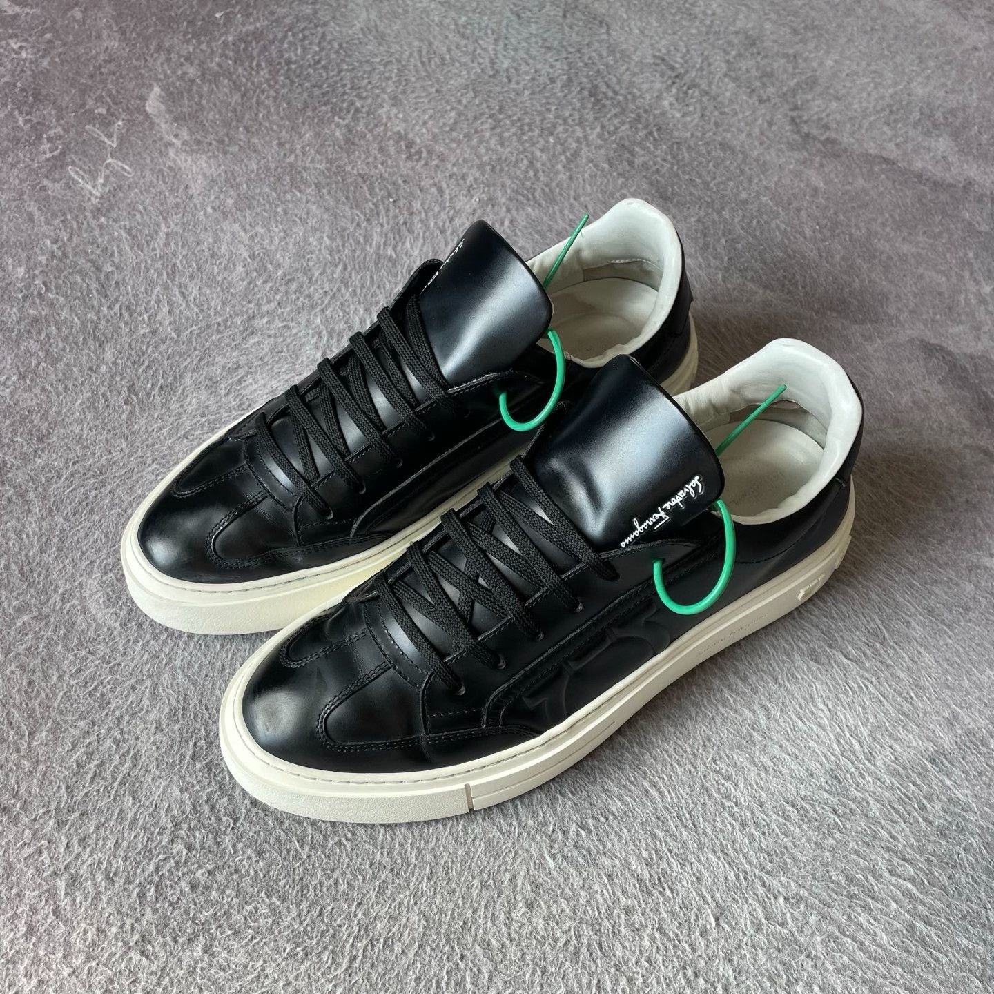 Salvatore Ferragamo Salvatore Ferragamo Leather Black Lowtop Sneakers 42 Men Size US 9 / EU 42 - 1 Thumbnail