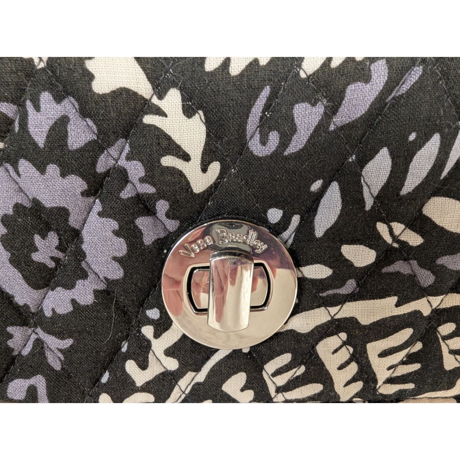 Vera Bradley Vera Bradley Black Quilted Crossbody Purse Bag Black Paisley Size ONE SIZE - 2 Thumbnail
