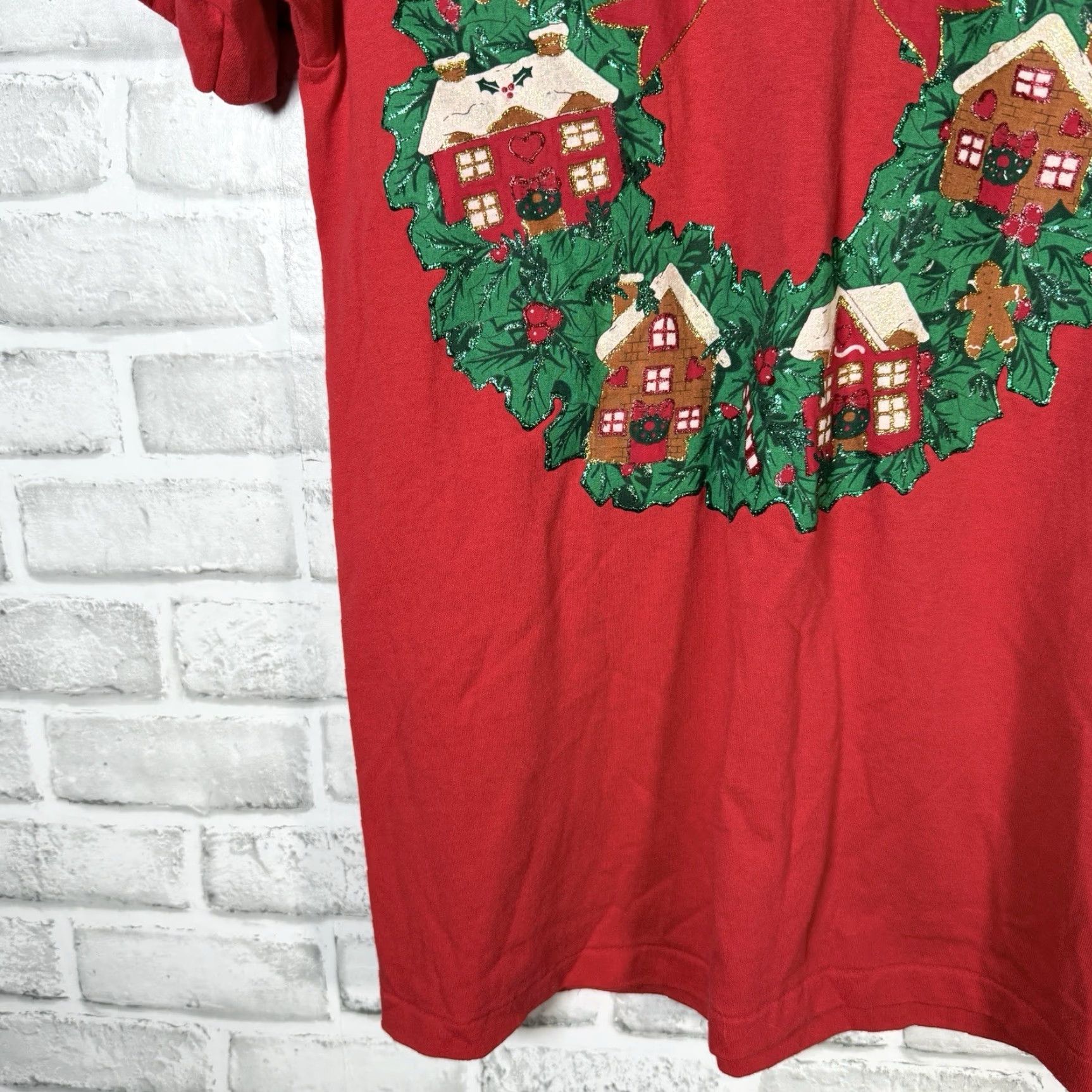 Delta VINTAGE Delta Christmas T-Shirt Unisex M Puff Paint Wreath Red USA Mens/Womens Size US M / EU 48-50 / 2 - 3 Thumbnail