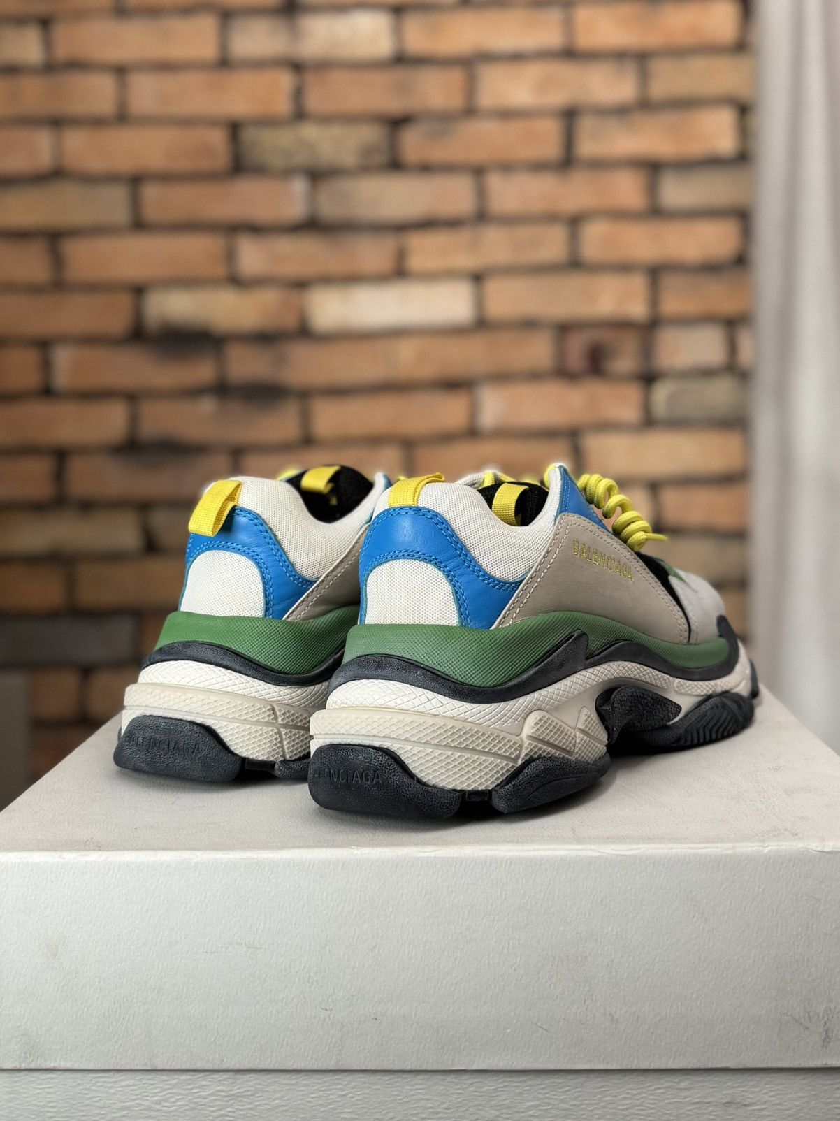 Balenciaga BALENCIAGA SS19 OG TRIPLE S ORIGINAL TRAINERS SNEAKERS Size US 9 / EU 42 - 3 Thumbnail