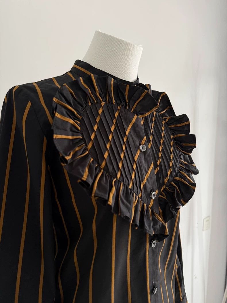 Vivienne Westwood Vivienne Westwood size02 Heart-shaped love black gold shirt Size S / US 4 / IT 40 - 2 Thumbnail