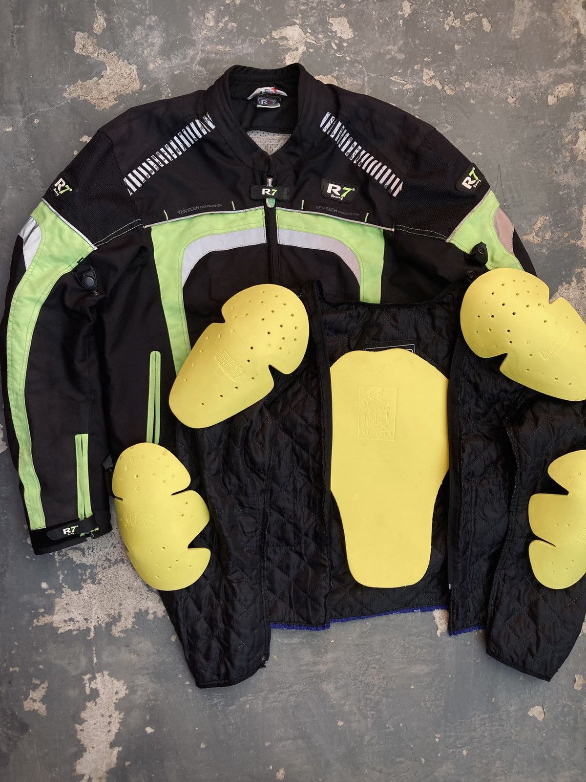Other R7 Racing Jacket w/ Removable Safety Pads & Inner Liner Size US L / EU 52-54 / 3 - 2 Thumbnail