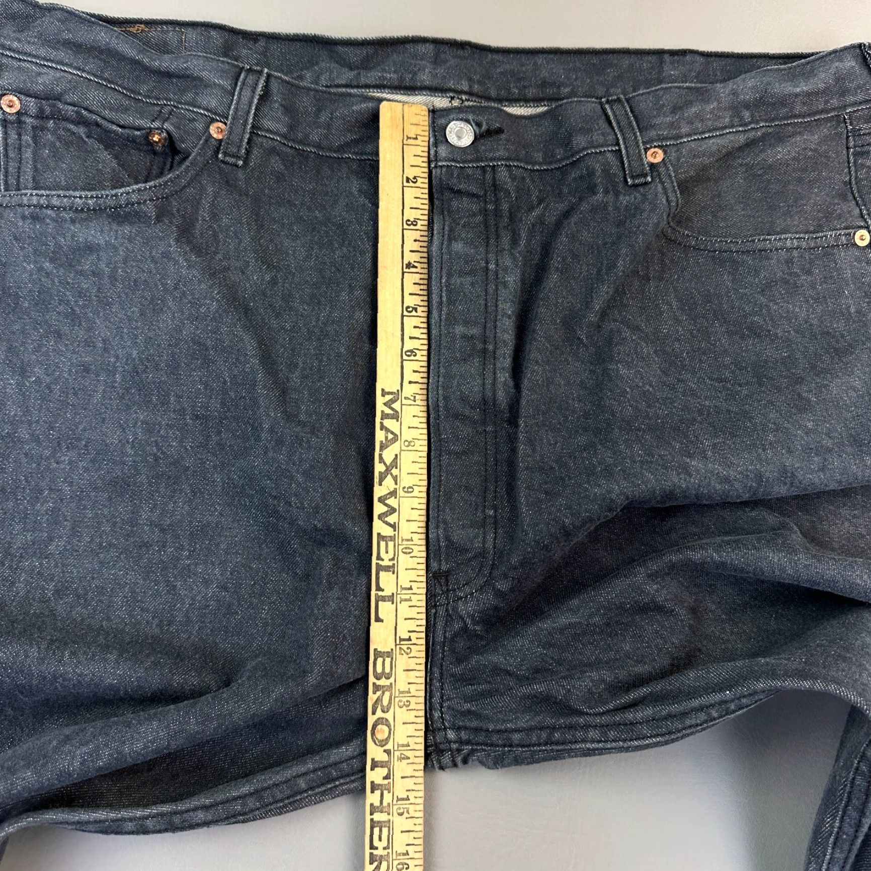 Levi's VINTAGE Levi's 501 Jeans Mens 44x30 Dark Wash Straight Fit Button Fly Casual Y2K Mens Denim Blue 80s Retro USA Jeans Size US 44 / EU 60 - 5 Thumbnail
