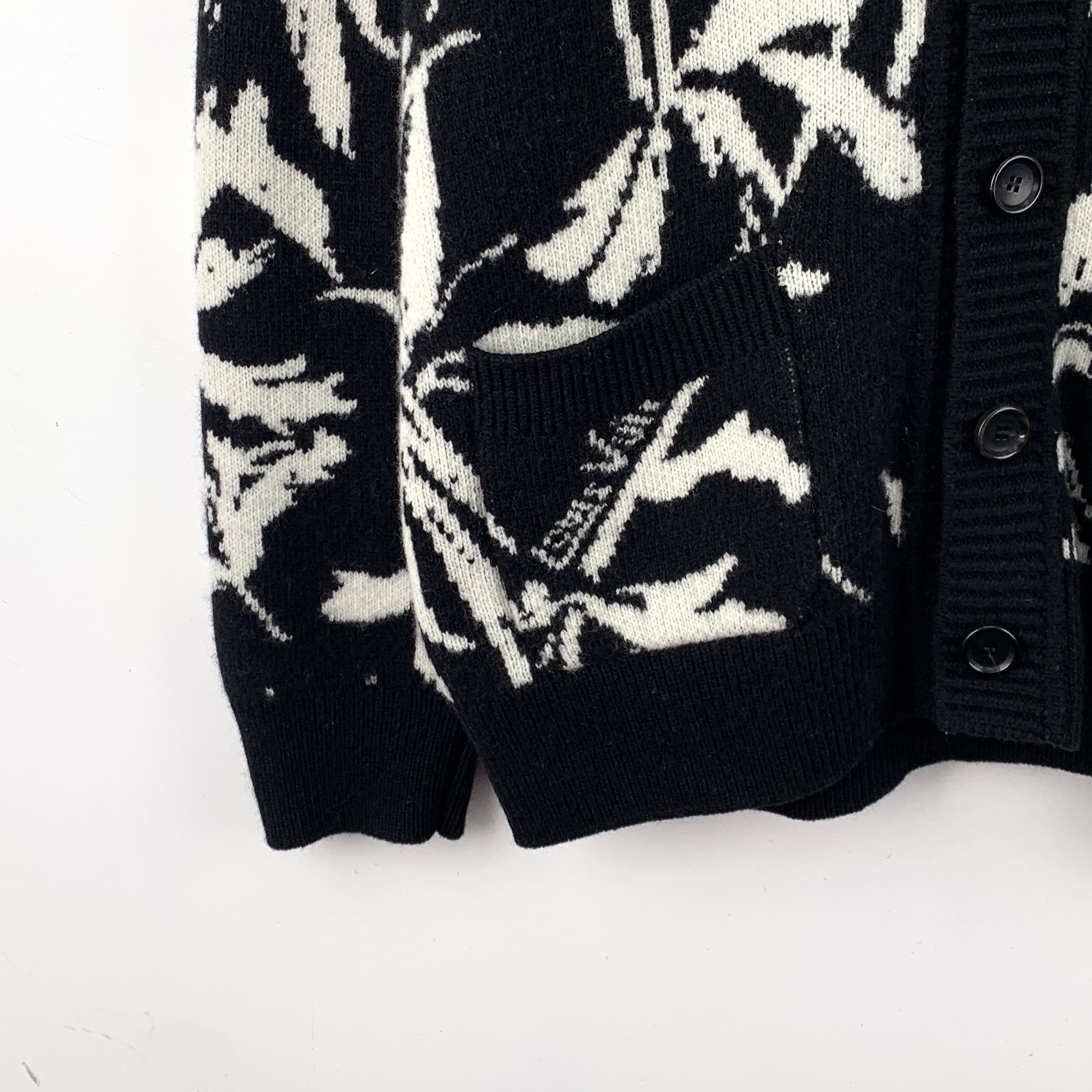Louis Vuitton Louis Vuitton Floral Appliqué Wool Cardigan Black (S) Size US S / EU 44-46 / 1 - 4 Thumbnail
