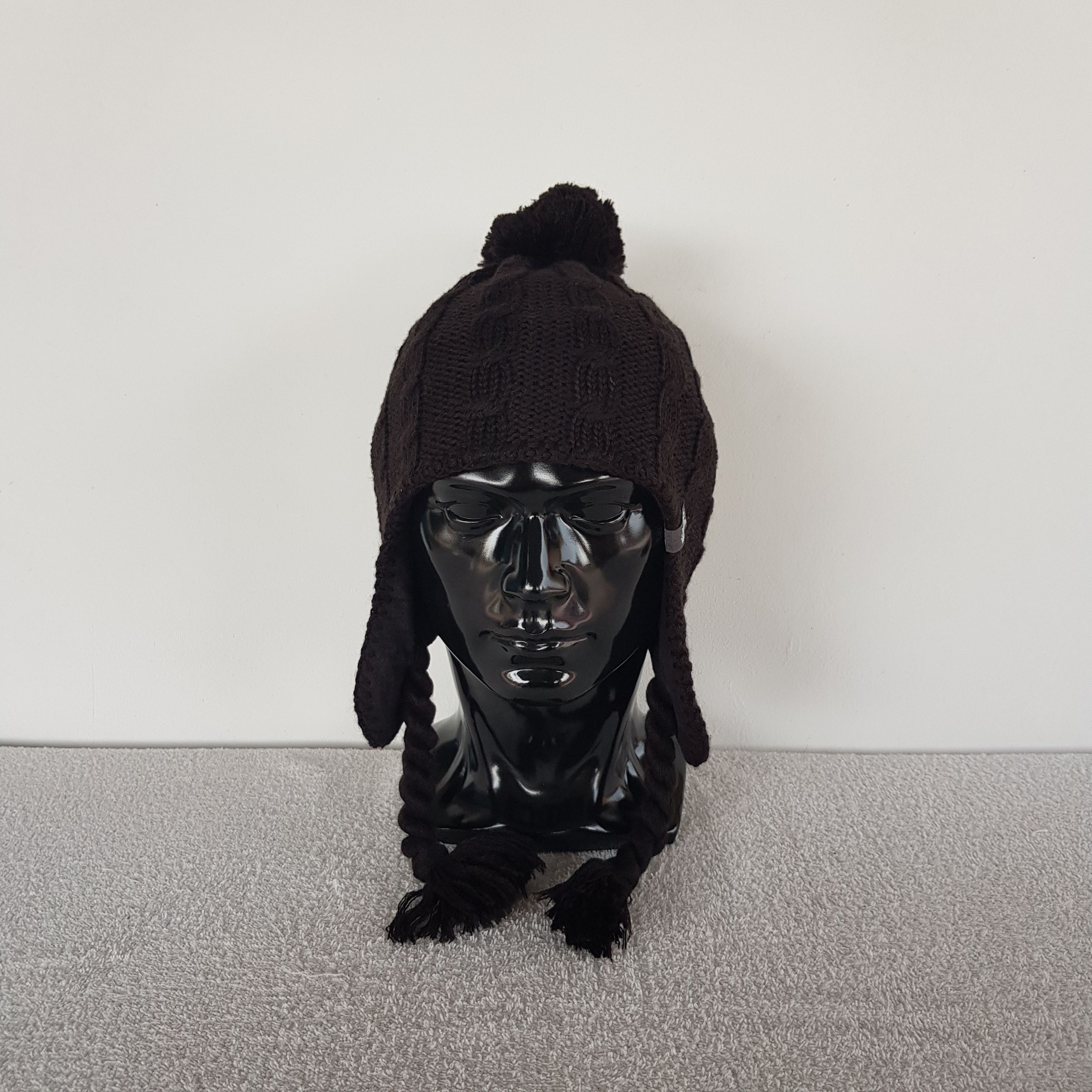 Jack Wolfskin Vintage Jack Wolfskin Earflap Beanie Cable Knit Snow Caps Size ONE SIZE - 2 Thumbnail