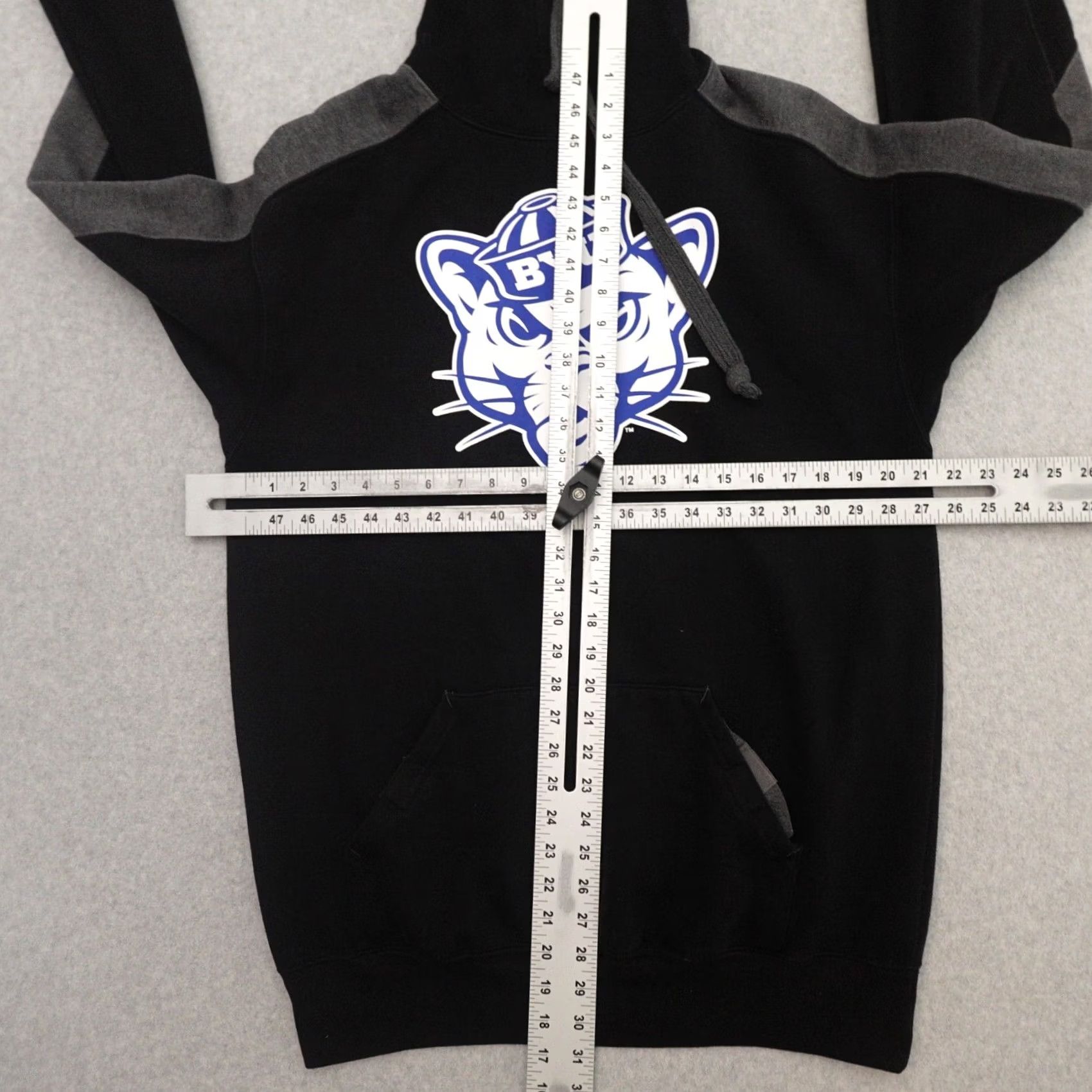 Cougar BYU Cougars Hoodie Men Large Black Badger Sport Pullover Size Large Black Cougar Graphic in Black Size US L / EU 52-54 / 3 - 3 Thumbnail