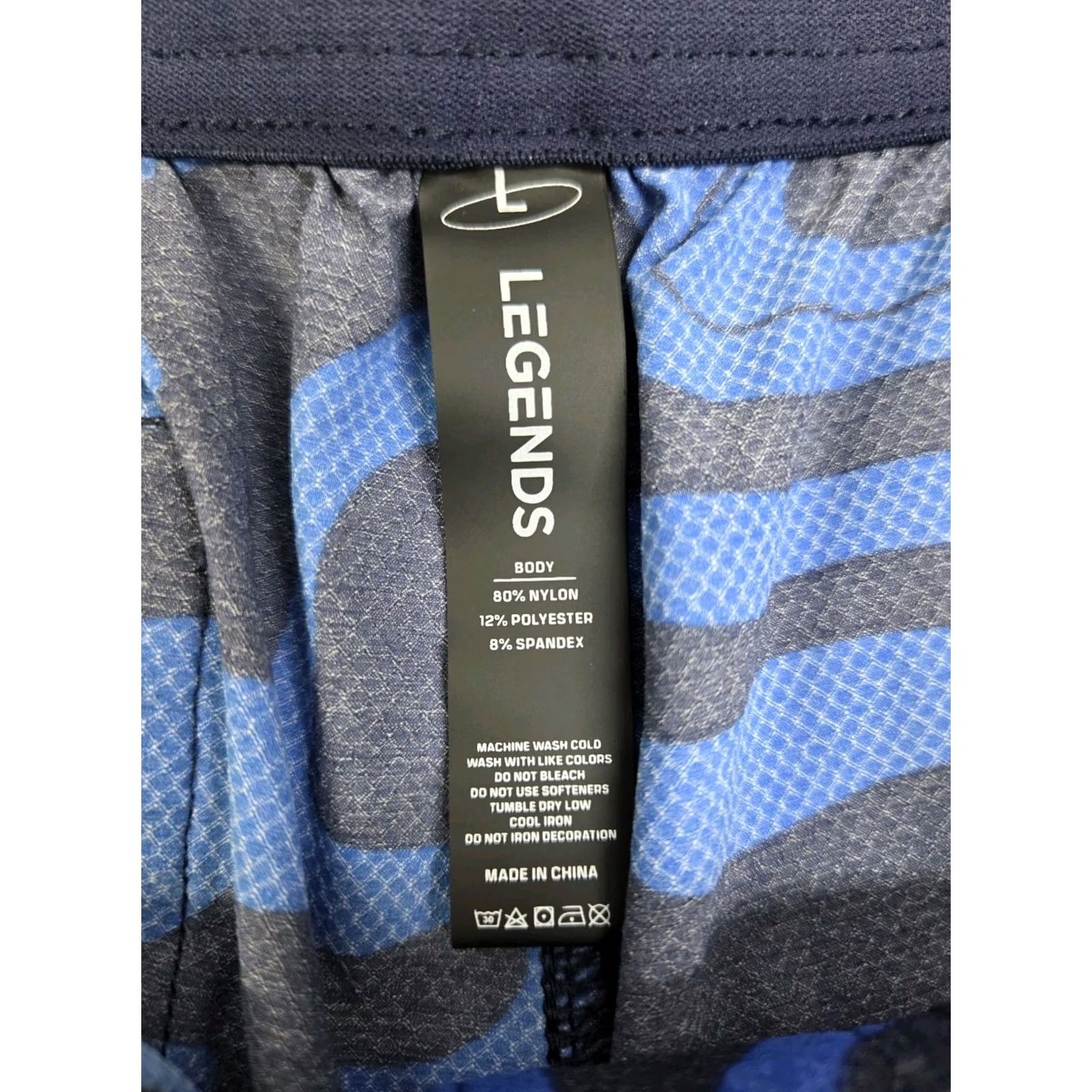 Vintage NWT Legends Mens Hybrid Shorts Water Pattern Drawstring Back Pocket Zip Pockets Lightweight Quick Dry L Size US 33 - 2 Thumbnail
