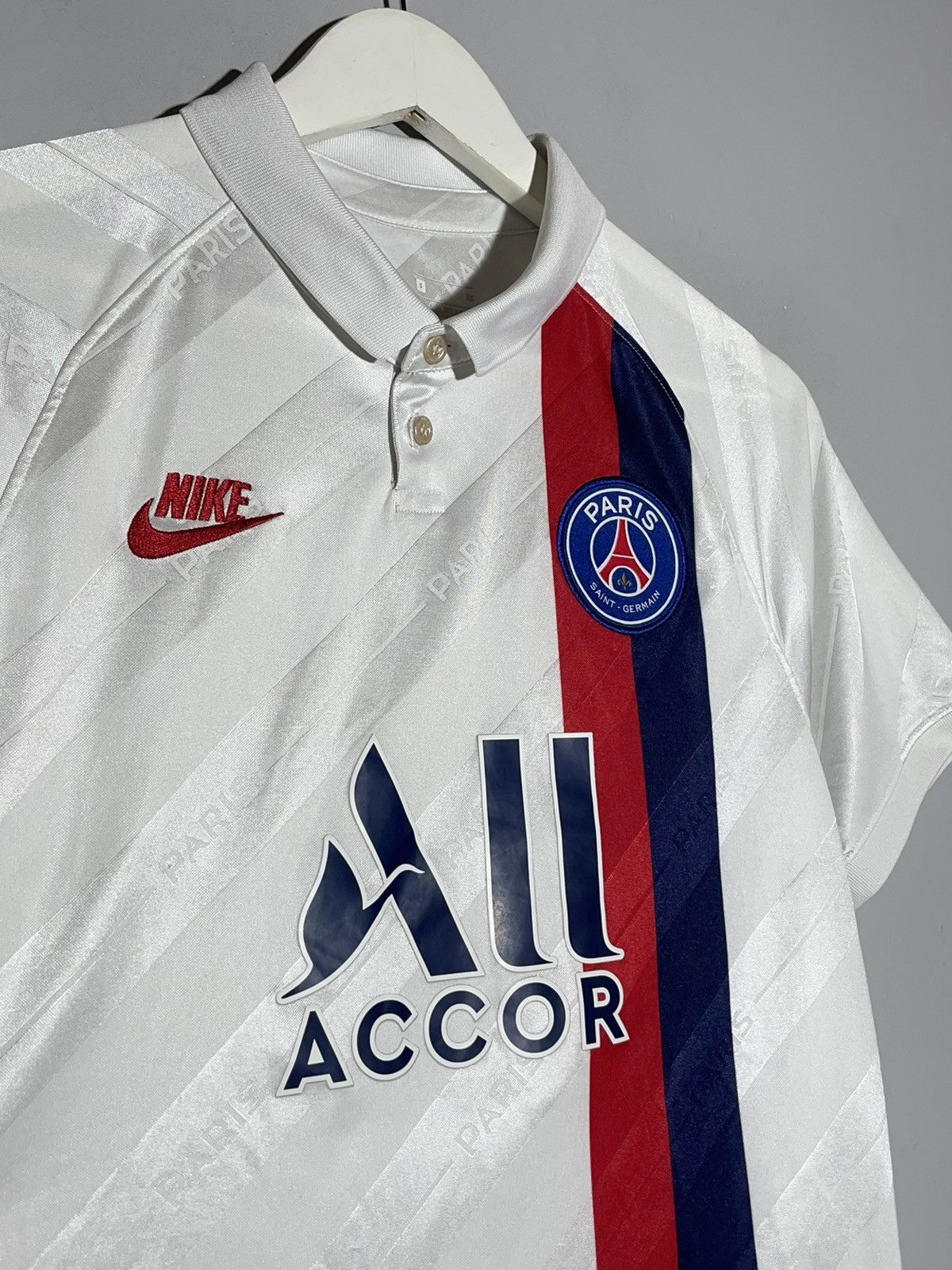 Nike Paris Saint Germain PSG Nike 2019/20 Third Football Shirt Size US S / EU 44-46 / 1 - 3 Thumbnail