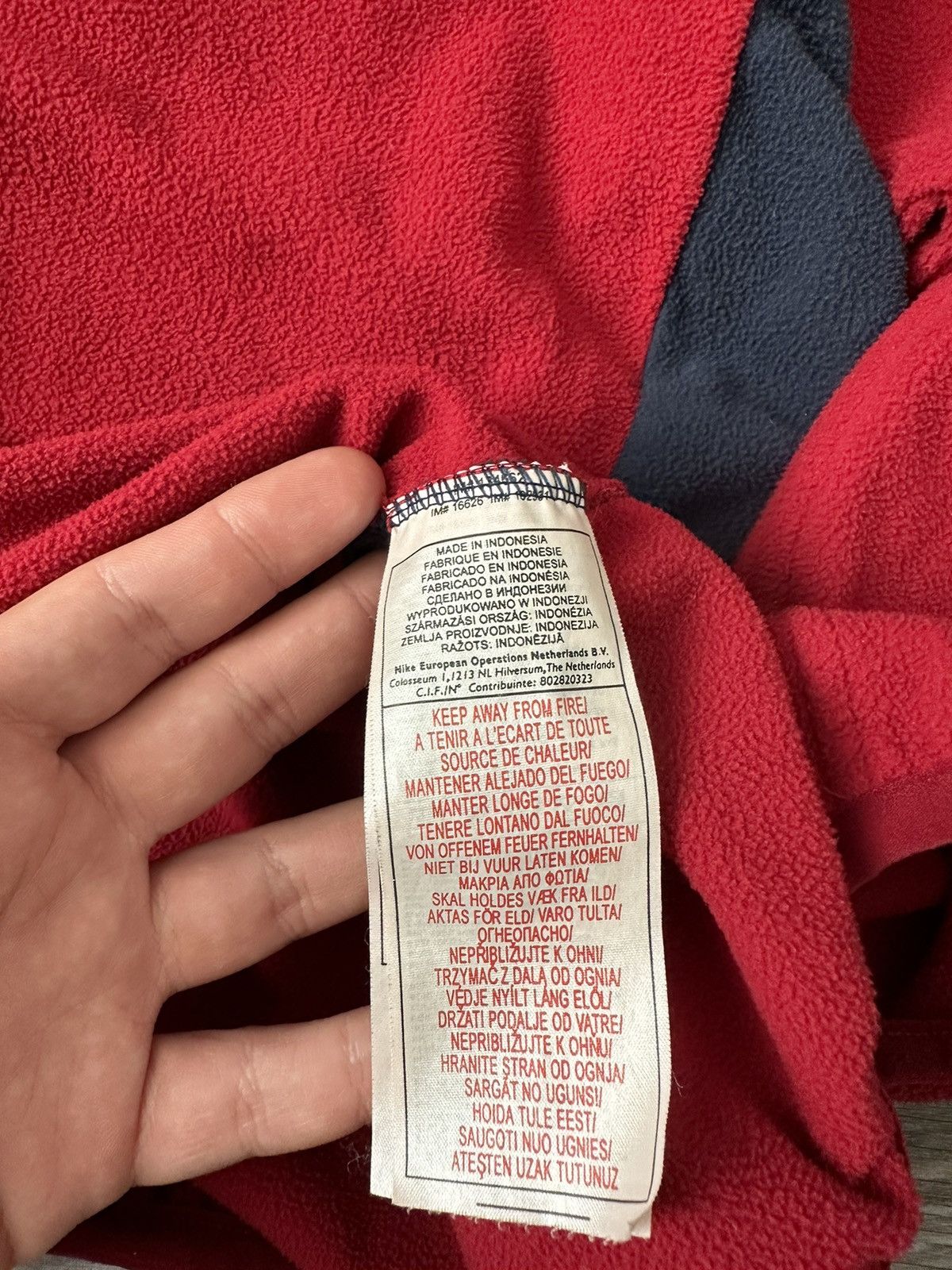 Nike 00’s Nike Vintage Therma Fit Barcelona Red fleece Sweatshirt Size US L / EU 52-54 / 3 - 10 Thumbnail