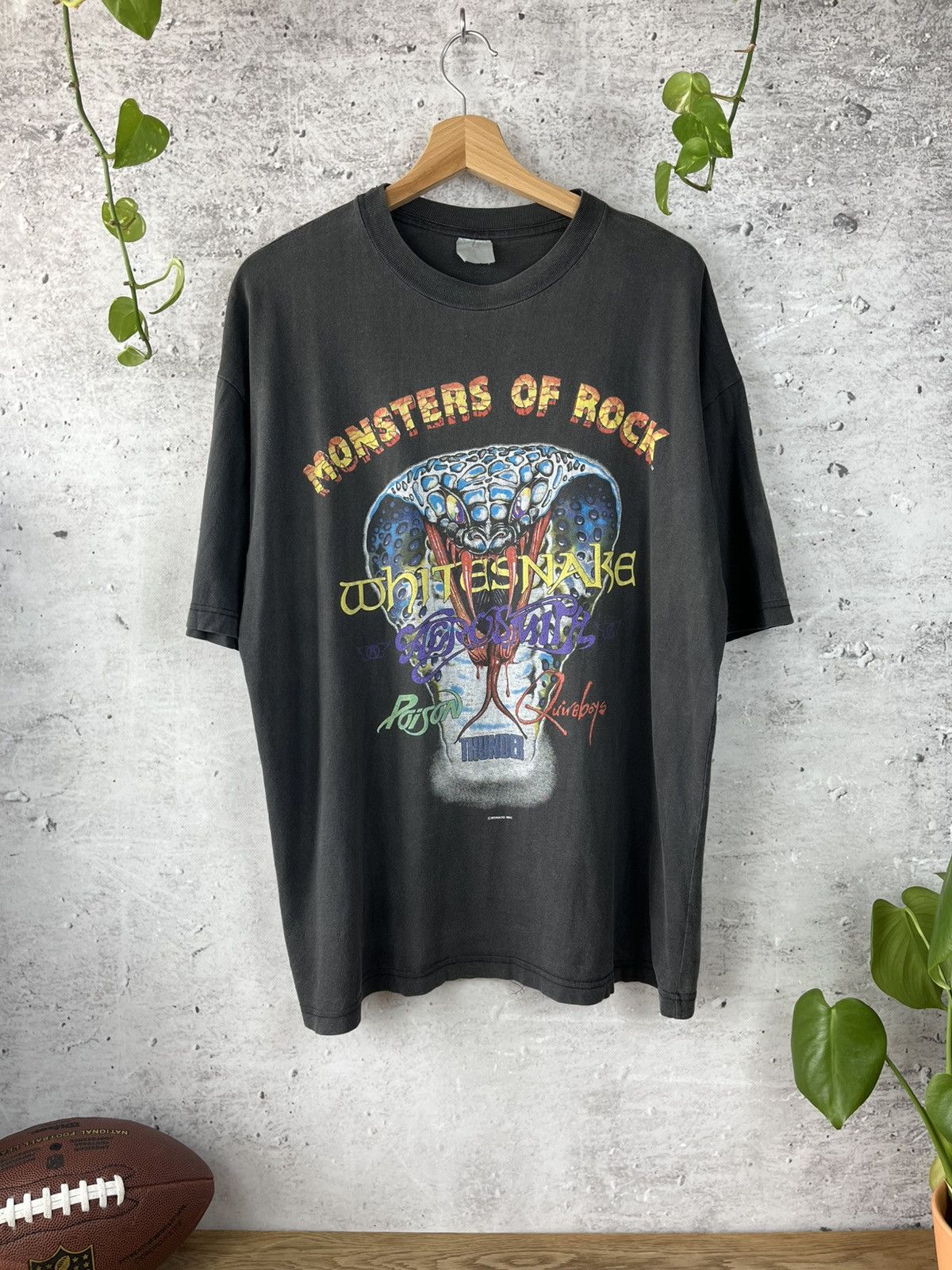 Vintage Monsters of Rock 1990 Donington Festival faded t-shirt XL Size US XL / EU 56 / 4 - 1 Thumbnail