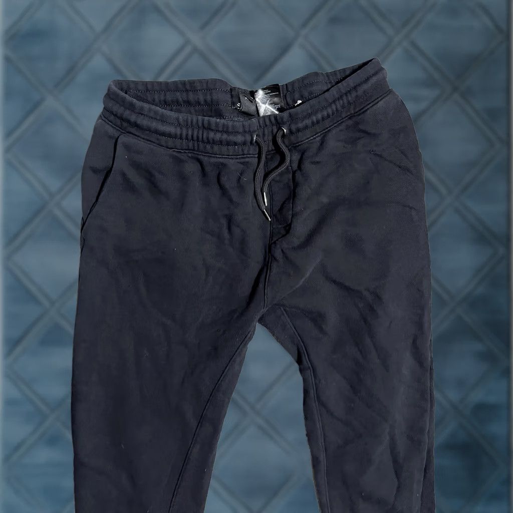 H&M H&M Sweatpants Regular Fit Solid Black L Mens Pants Activewear Joggers Size US 33 - 1 Thumbnail