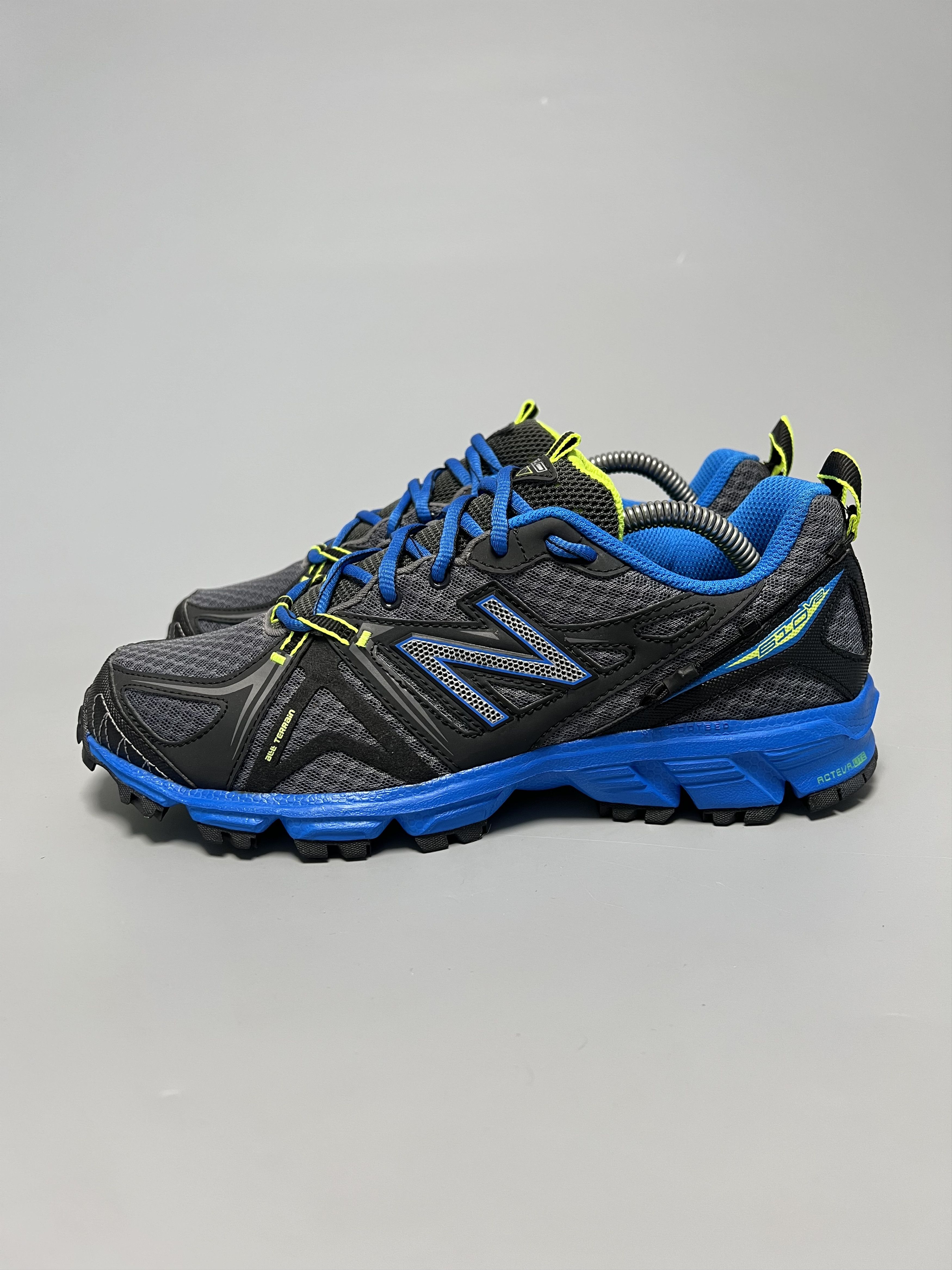 New Balance New Balance 610 V2 Trail Running Shoes Size US 7.5 / EU 40-41 - 2 Thumbnail