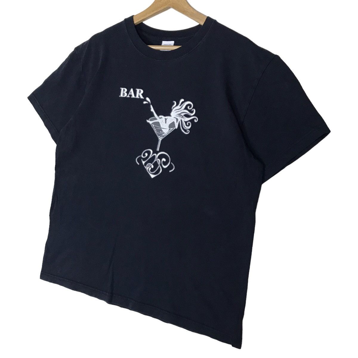 Vintage Vintage 90s Bar And Girl Pop Art Printed Tee Shirt Size US L / EU 52-54 / 3 - 5 Thumbnail