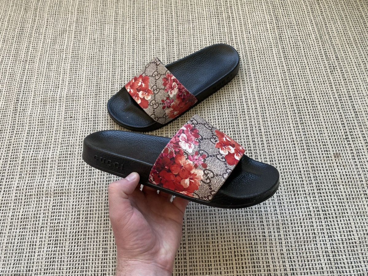 Gently used GG Blooms online Supreme floral slide sandal