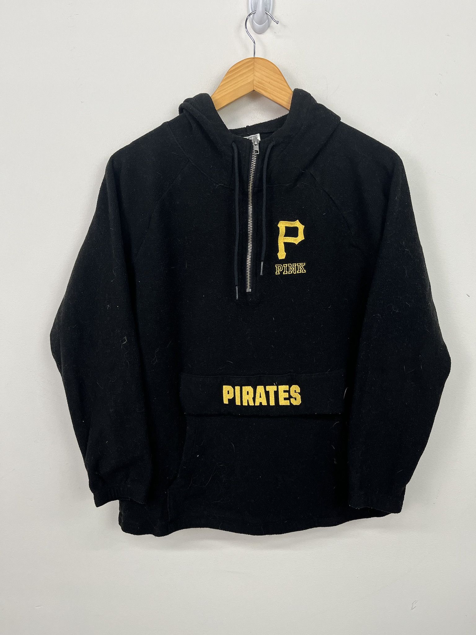 Victoria's Secret Y2K Victoria's Secret Pink Pittsburg Pirates Fleece Hoodie Size M Size US M / EU 48-50 / 2 - 1 Thumbnail