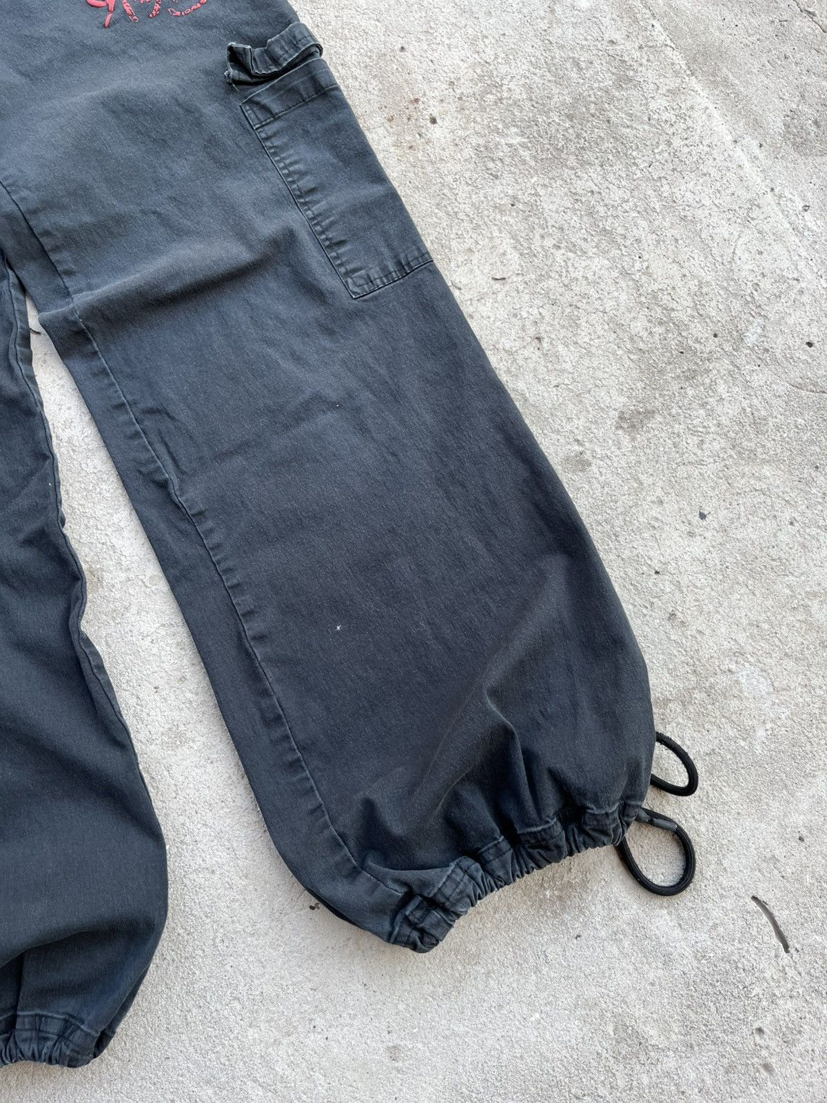 Ed Hardy Ed Hardy x Urban Outfitters Big Logo Cargo Parachute Pants Size 27" / US 4 / IT 40 - 11 Thumbnail