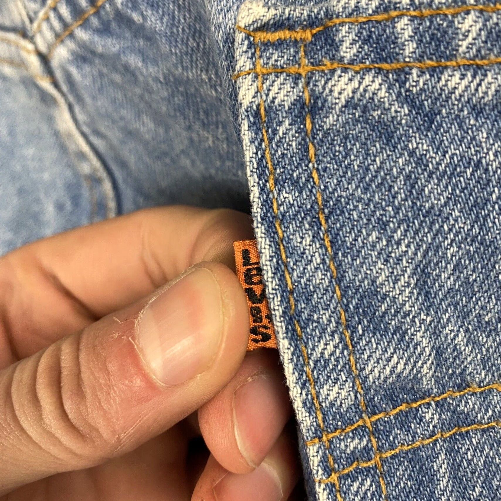 Levi's VINTAGE 80s Levi's 509 Blue Denim Jeans 44x32 Light Wash Distressed USA Mens Size US 44 / EU 60 - 2 Thumbnail