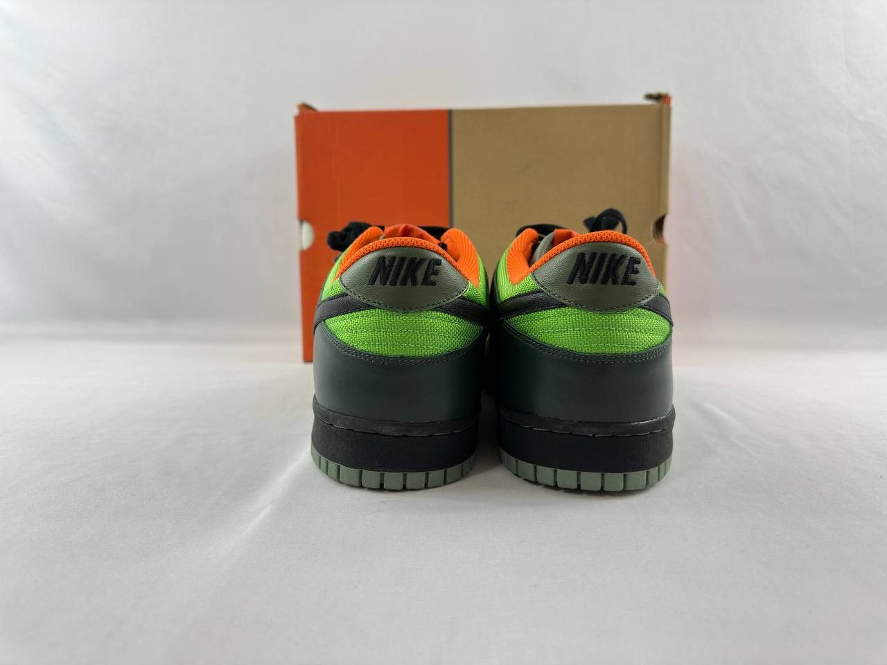 Nike Nike Dunk Cl Low Green 2006 304714-301 Men's Size 13 Size US 13 / EU 46 - 5 Thumbnail