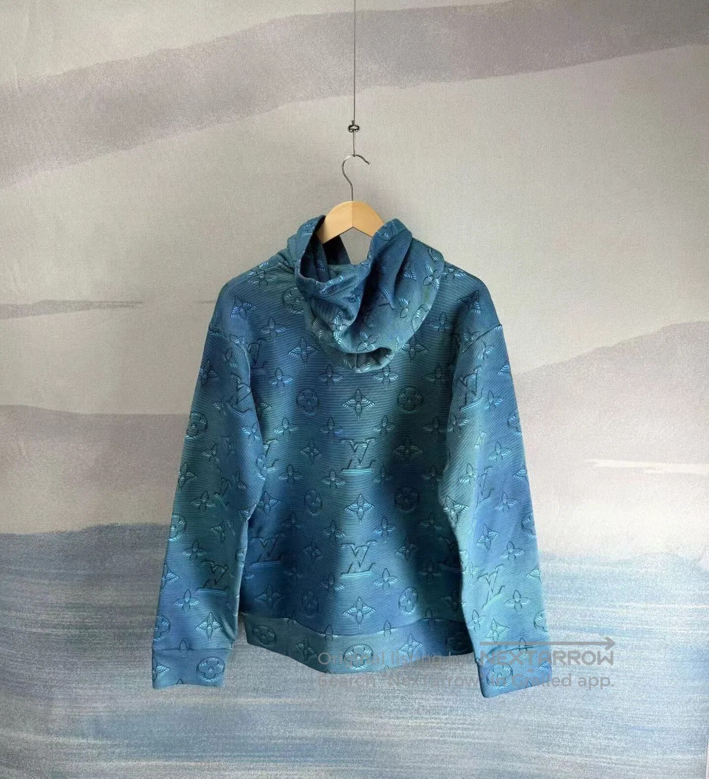 Louis Vuitton louis vuitton blue logo printed hoodie. Size US M / EU 48-50 / 2 - 3 Thumbnail