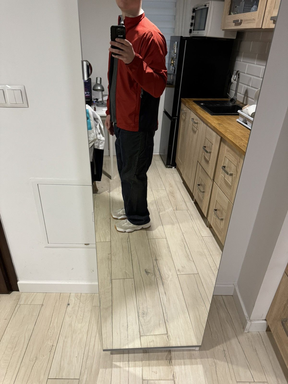 Patagonia Patagonia Small Logo Red Windbreaker Jacket Size US L / EU 52-54 / 3 - 8 Thumbnail