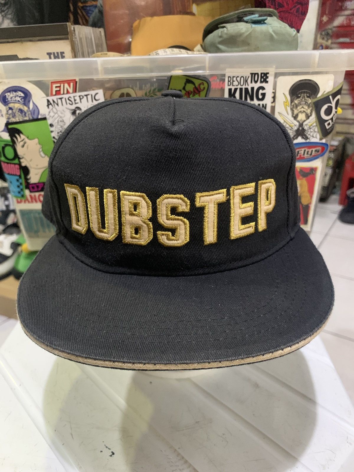 Band Tees Vintage DUBSTEP “Embroidery Logo Script” Snapback Hat Size ONE SIZE - 1 Thumbnail