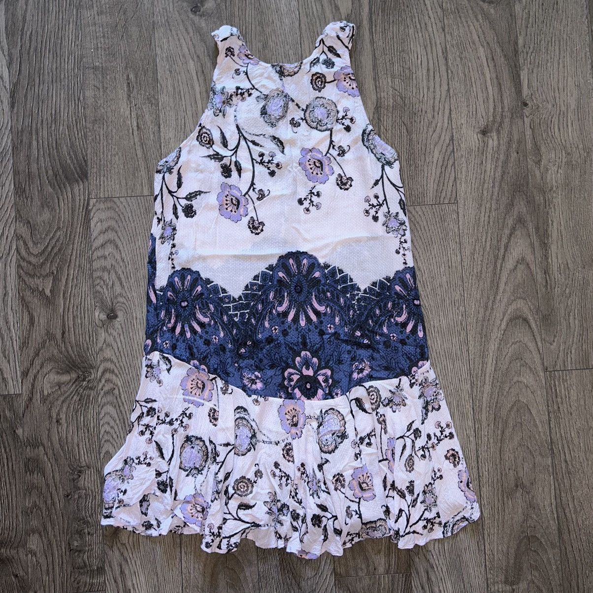 Free People Free People Dobby Dot Flouncy Hem Dress Lavender Size S Size S / US 4 / IT 40 - 1 Thumbnail
