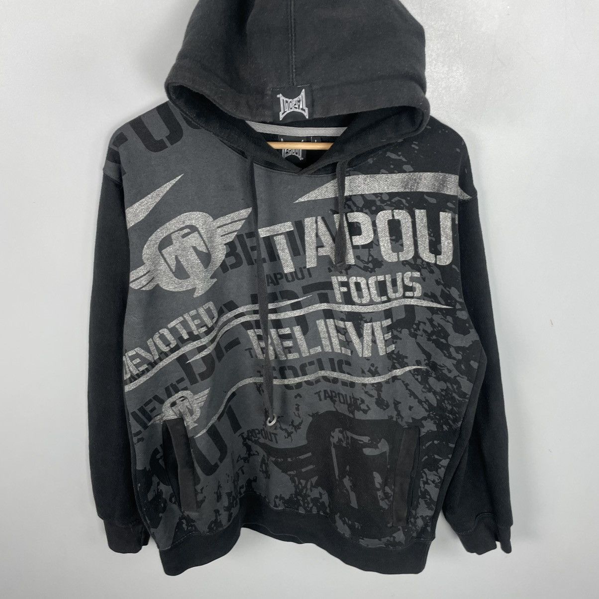 Tapout Vintage Tapout Monogram hoodie big logo print boxing sz L Size US L / EU 52-54 / 3 - 1 Thumbnail